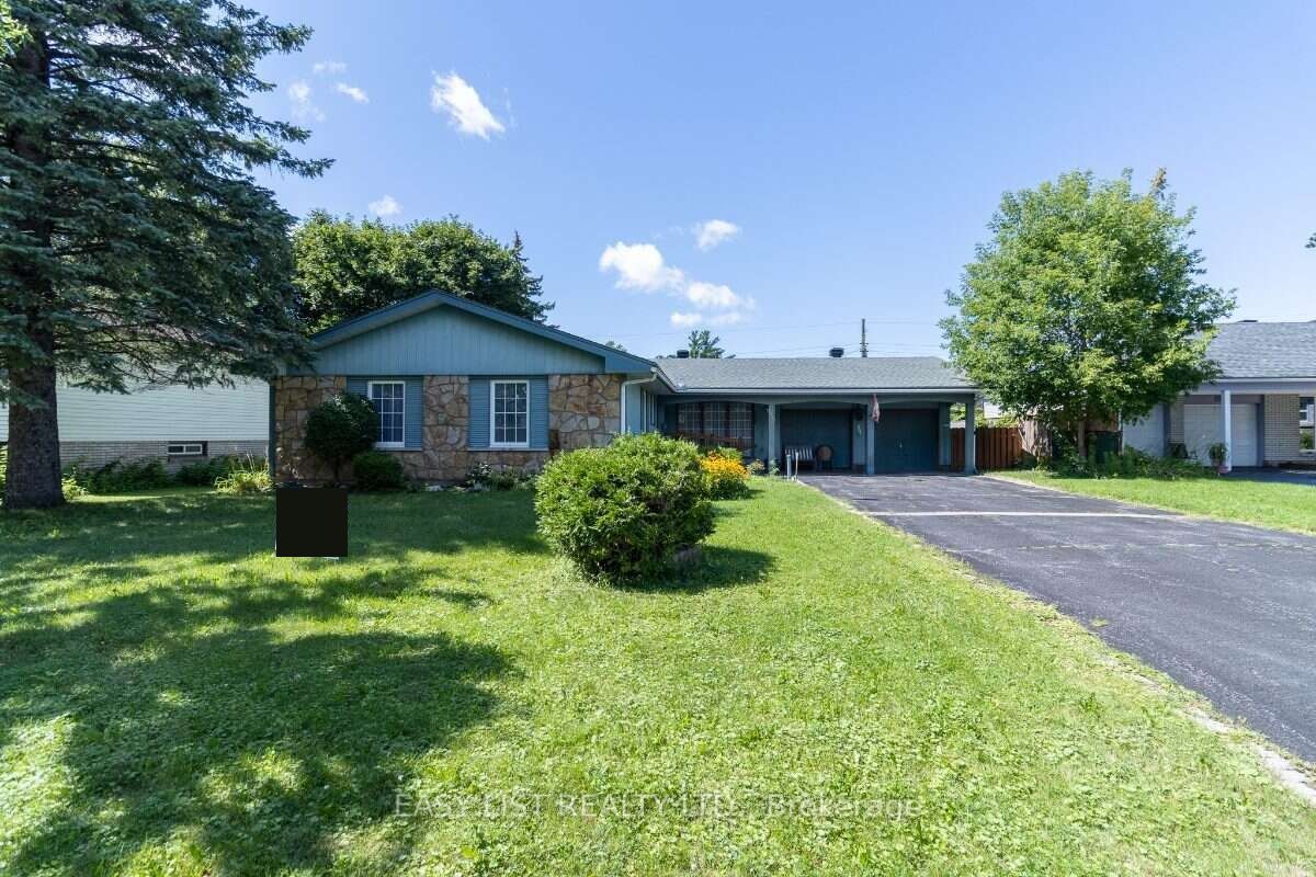 1999 Garfield Avenue, Belair Park - Copeland Park and Area, ON K2C 0W7