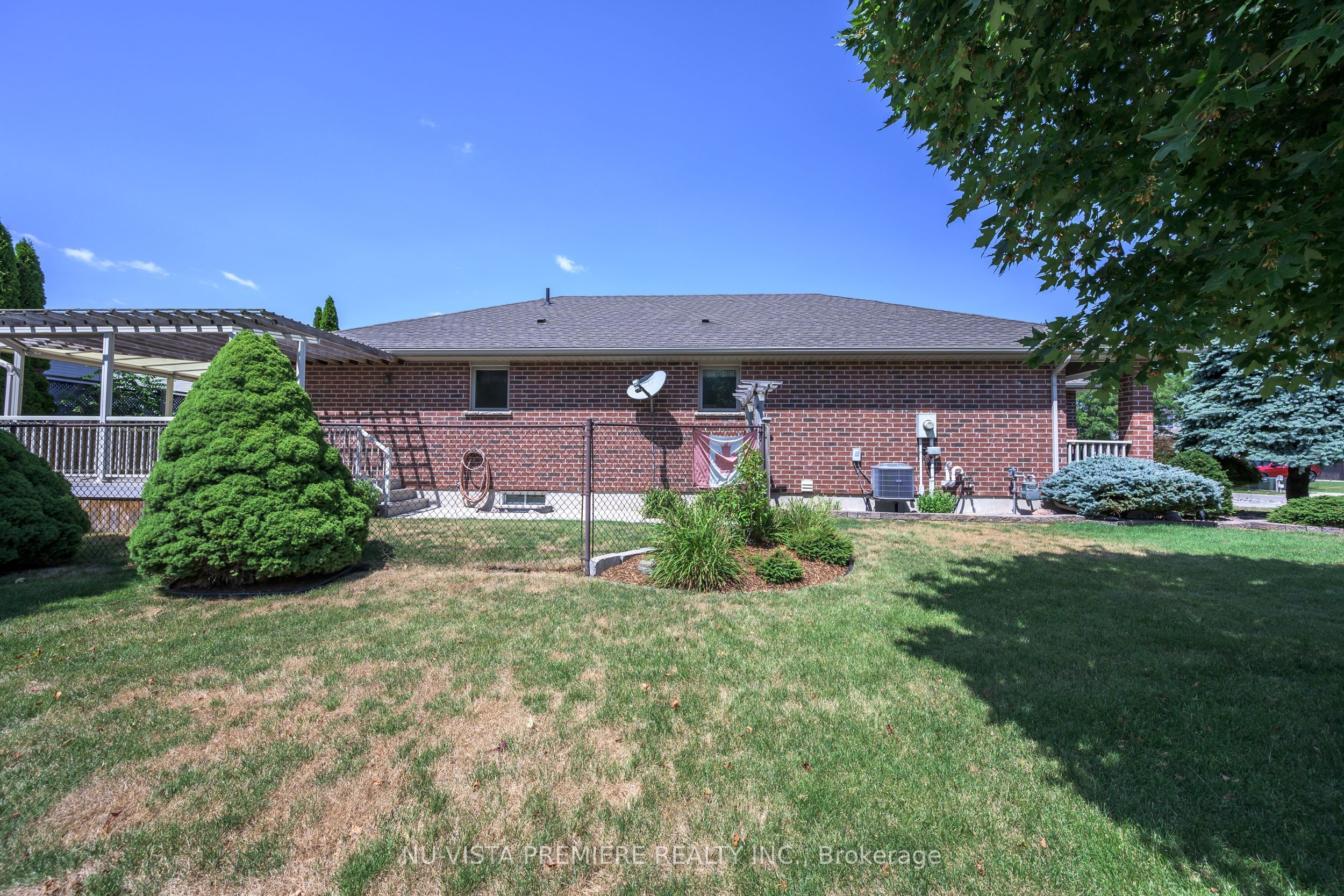 1616 Blackmaple Crescent, London East, ON N5Y 6L7 photo 3