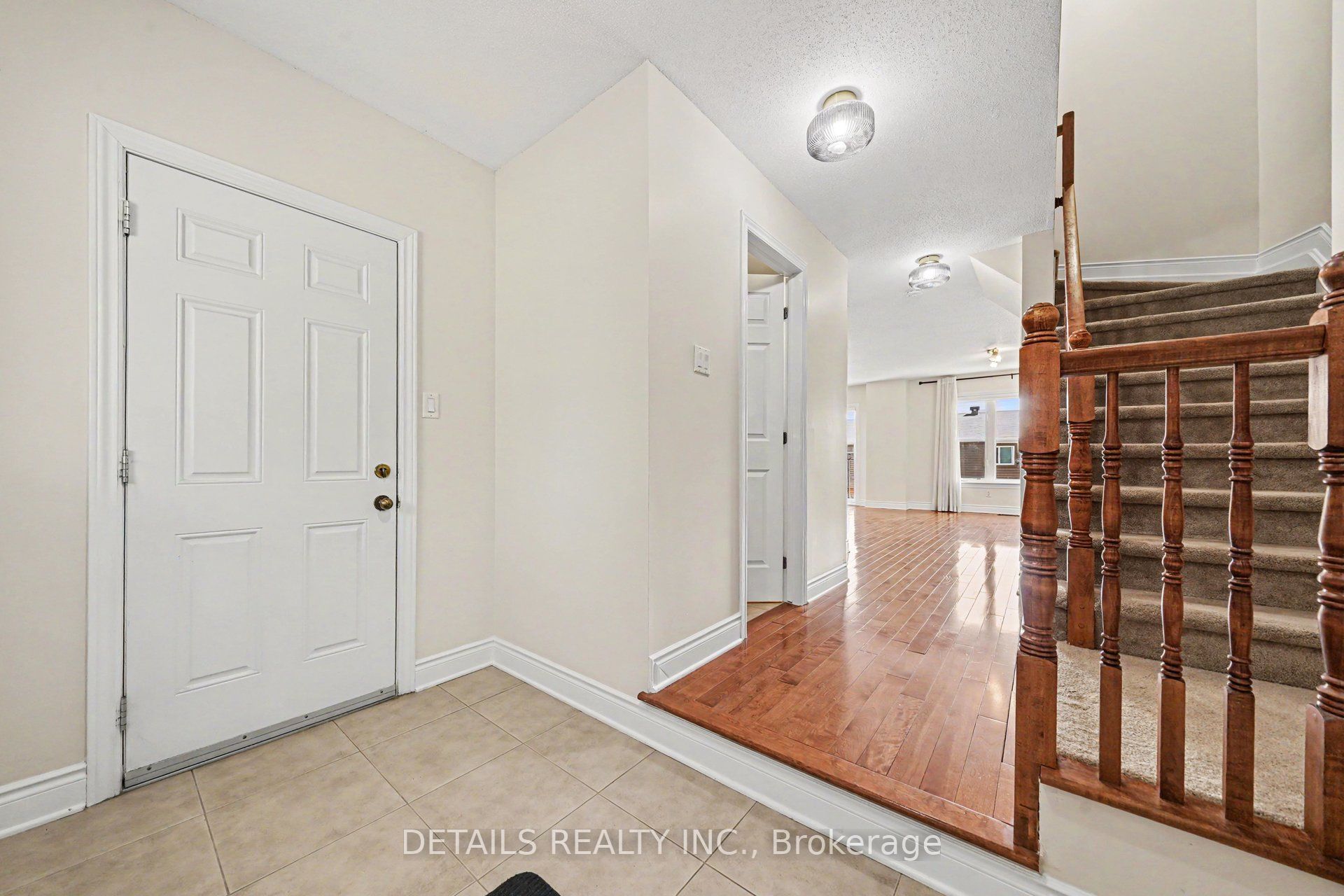261 Parkin Circle, Blossom Park - Airport and Area, ON K1T 4G8 photo 2