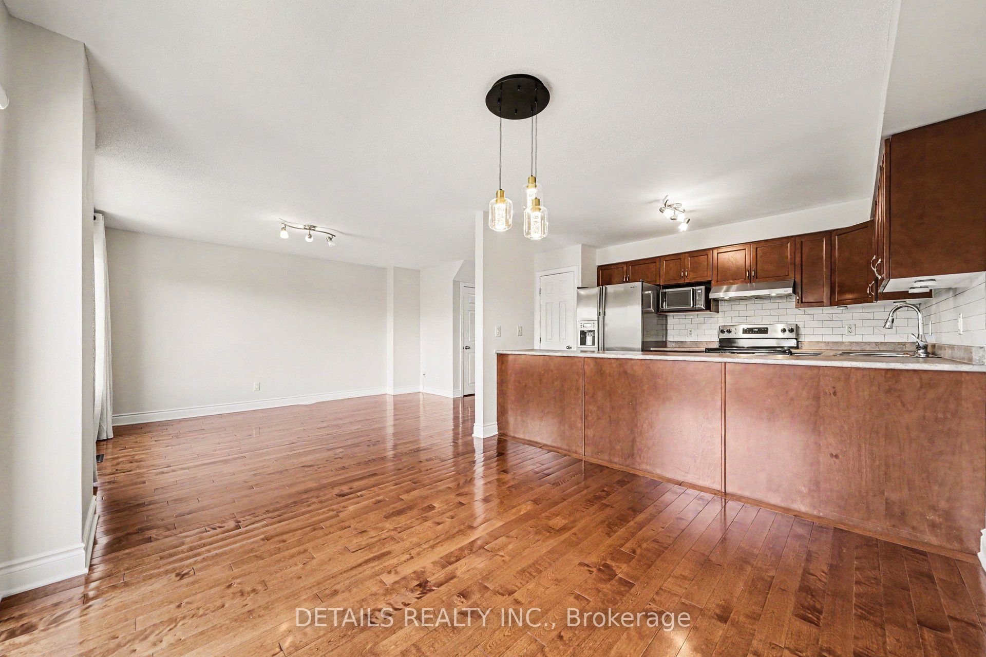 261 Parkin Circle, Blossom Park - Airport and Area, ON K1T 4G8 photo 4