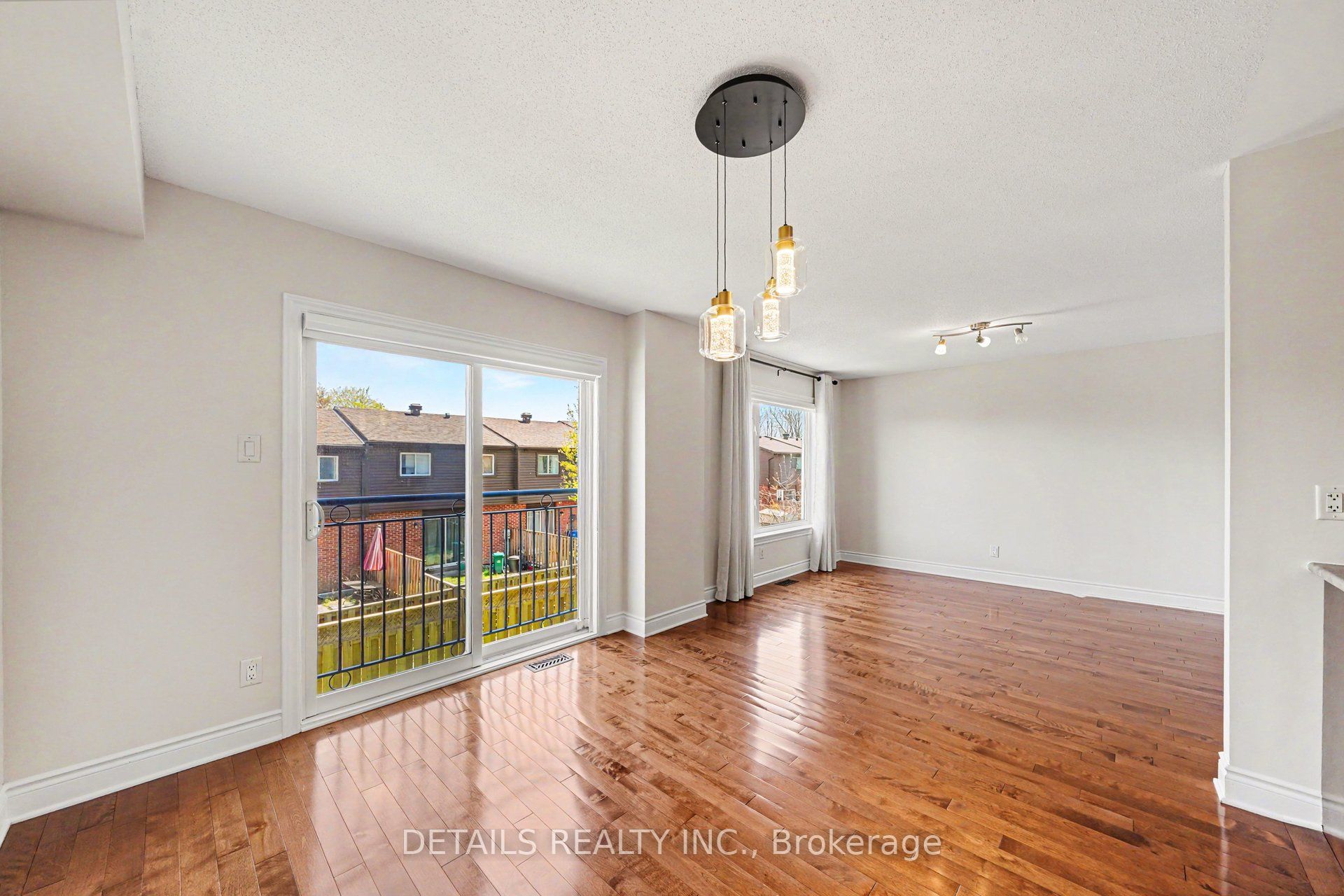 261 Parkin Circle, Blossom Park - Airport and Area, ON K1T 4G8 photo 5