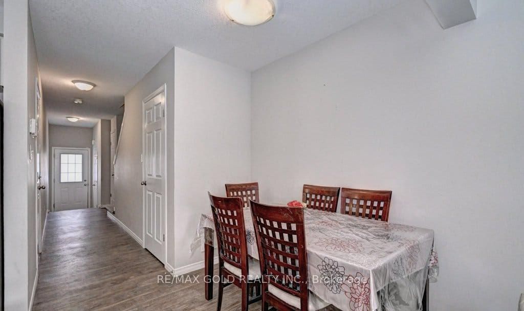 50 Pinnacle Drive 35, Kitchener, ON N2P 0H8 photo 2