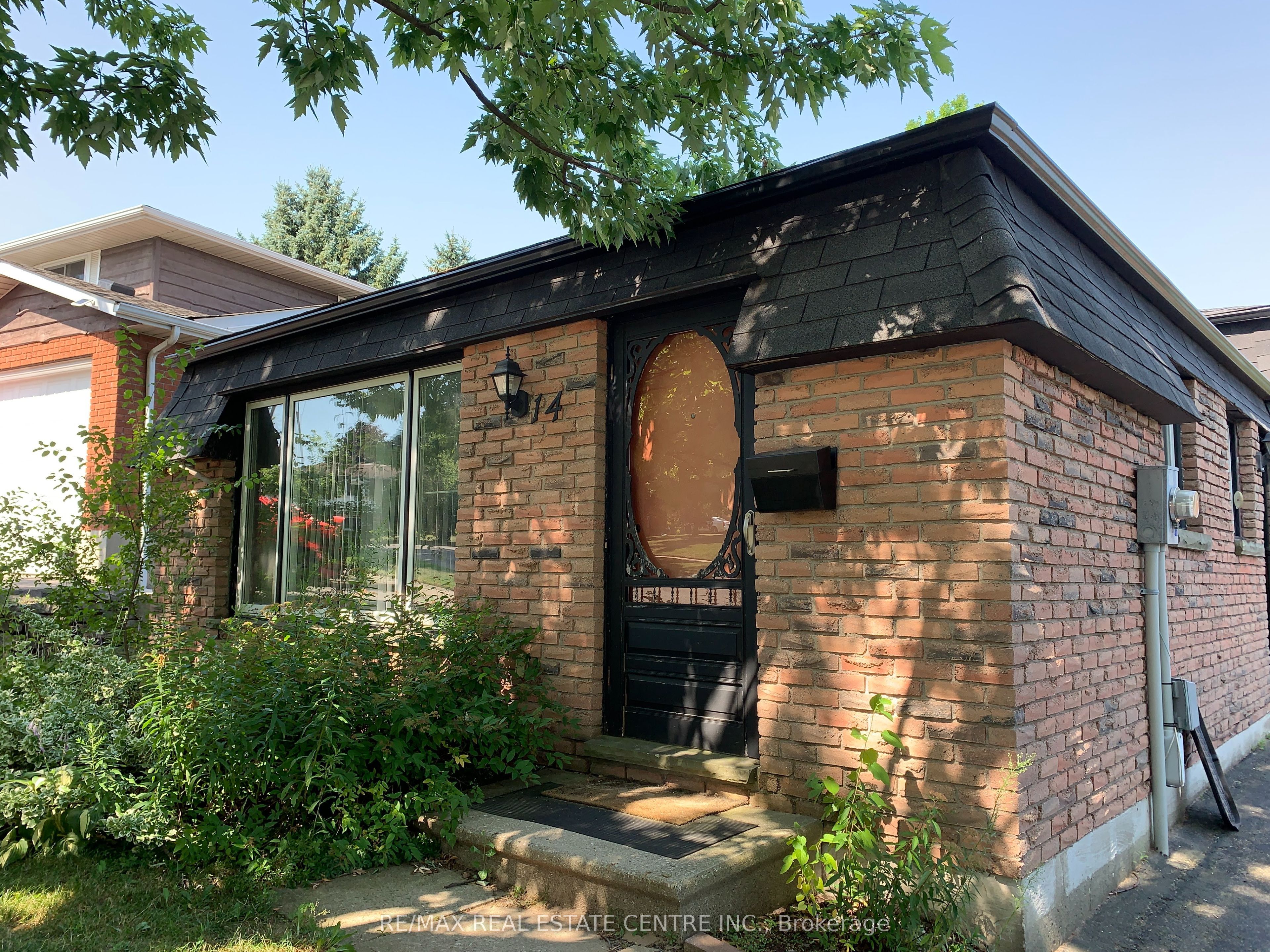 14 SANDSPRINGS Crescent, Kitchener, ON N2E 2C7 photo 2
