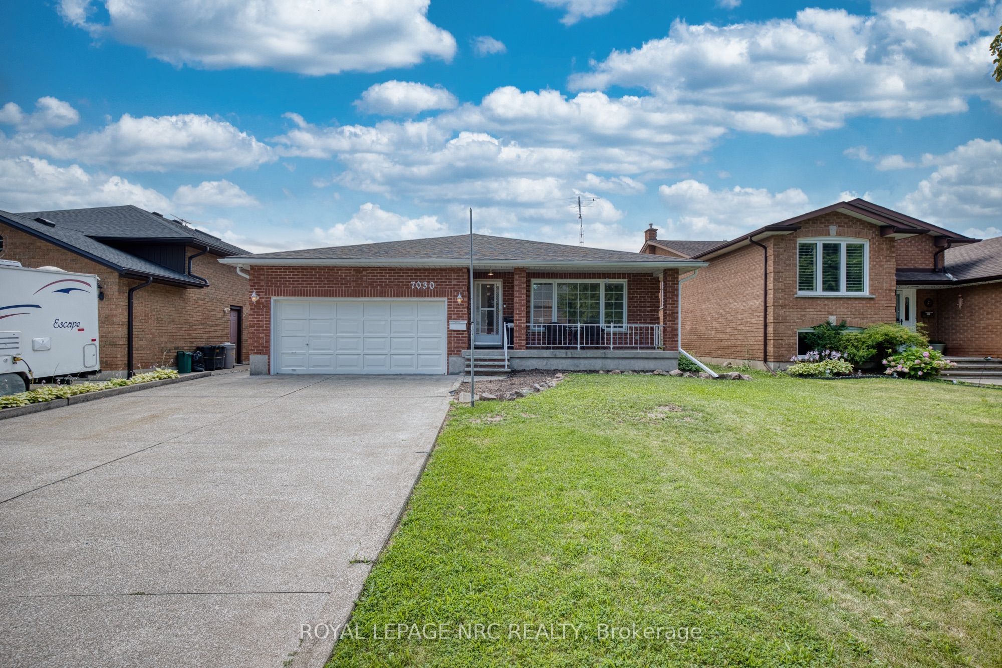 7030 HAROVICS Lane, Niagara Falls, ON L2G 7S9 photo 2