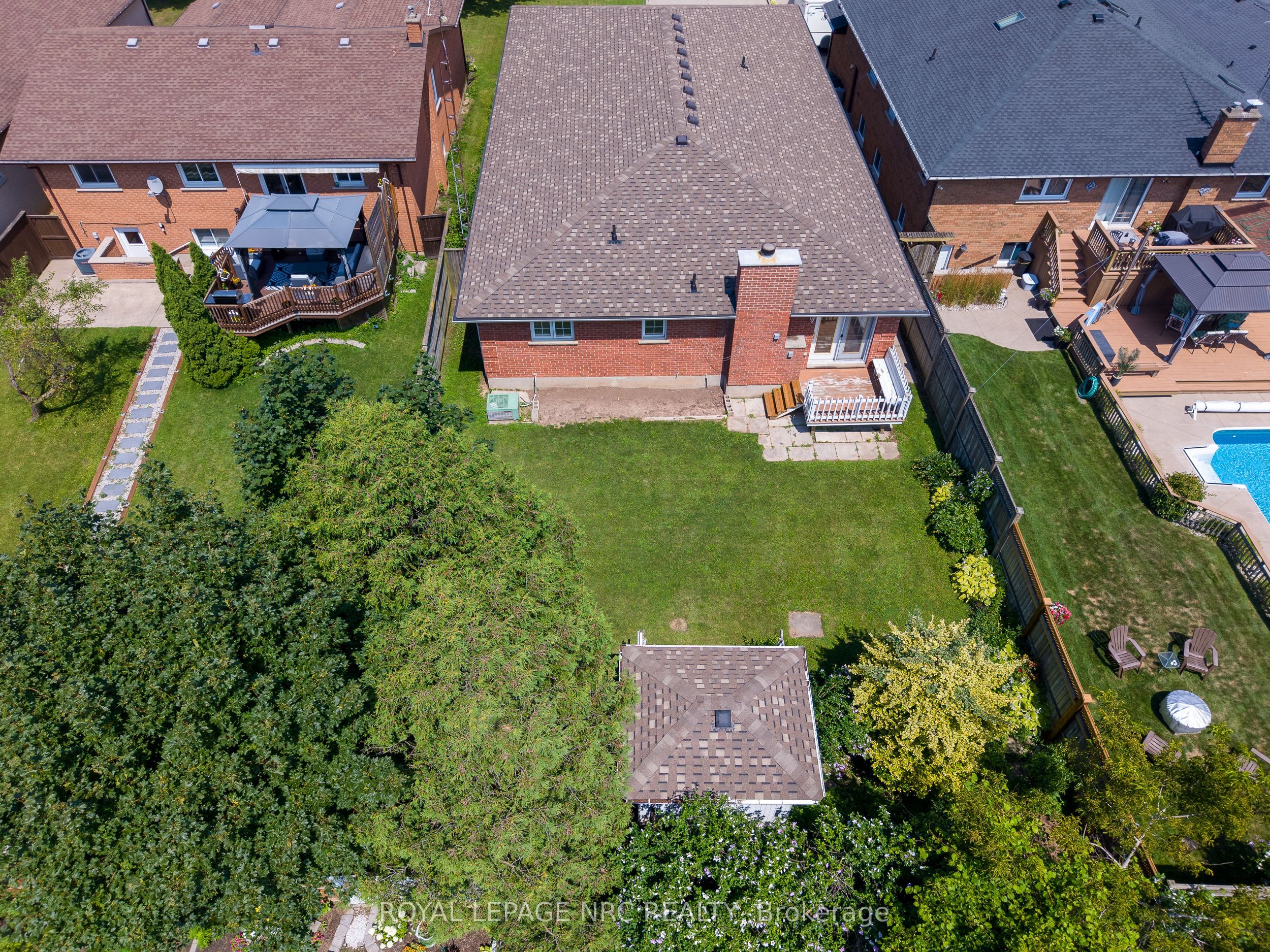 7030 HAROVICS Lane, Niagara Falls, ON L2G 7S9 photo 3
