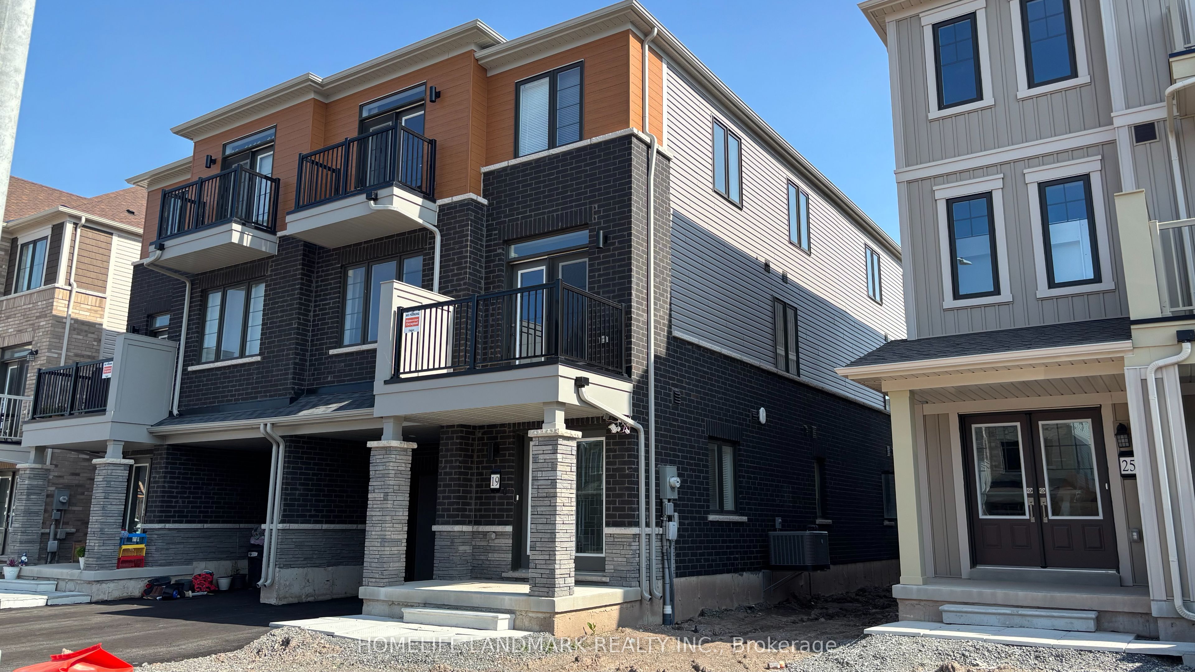 19 Pogie Drive, Welland, ON L3B 0P2