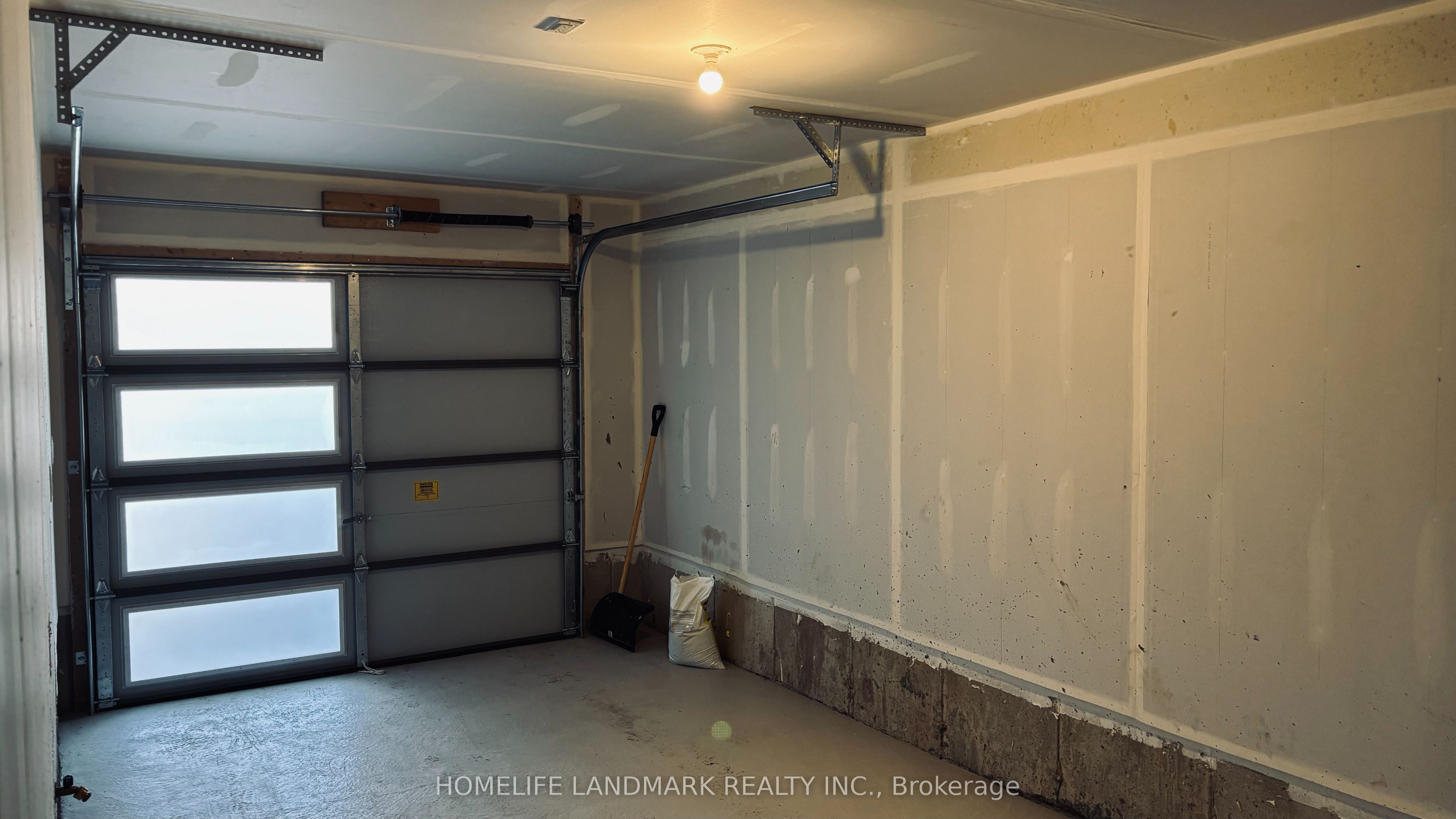 19 Pogie Drive, Welland, ON L3B 0P2 photo 3
