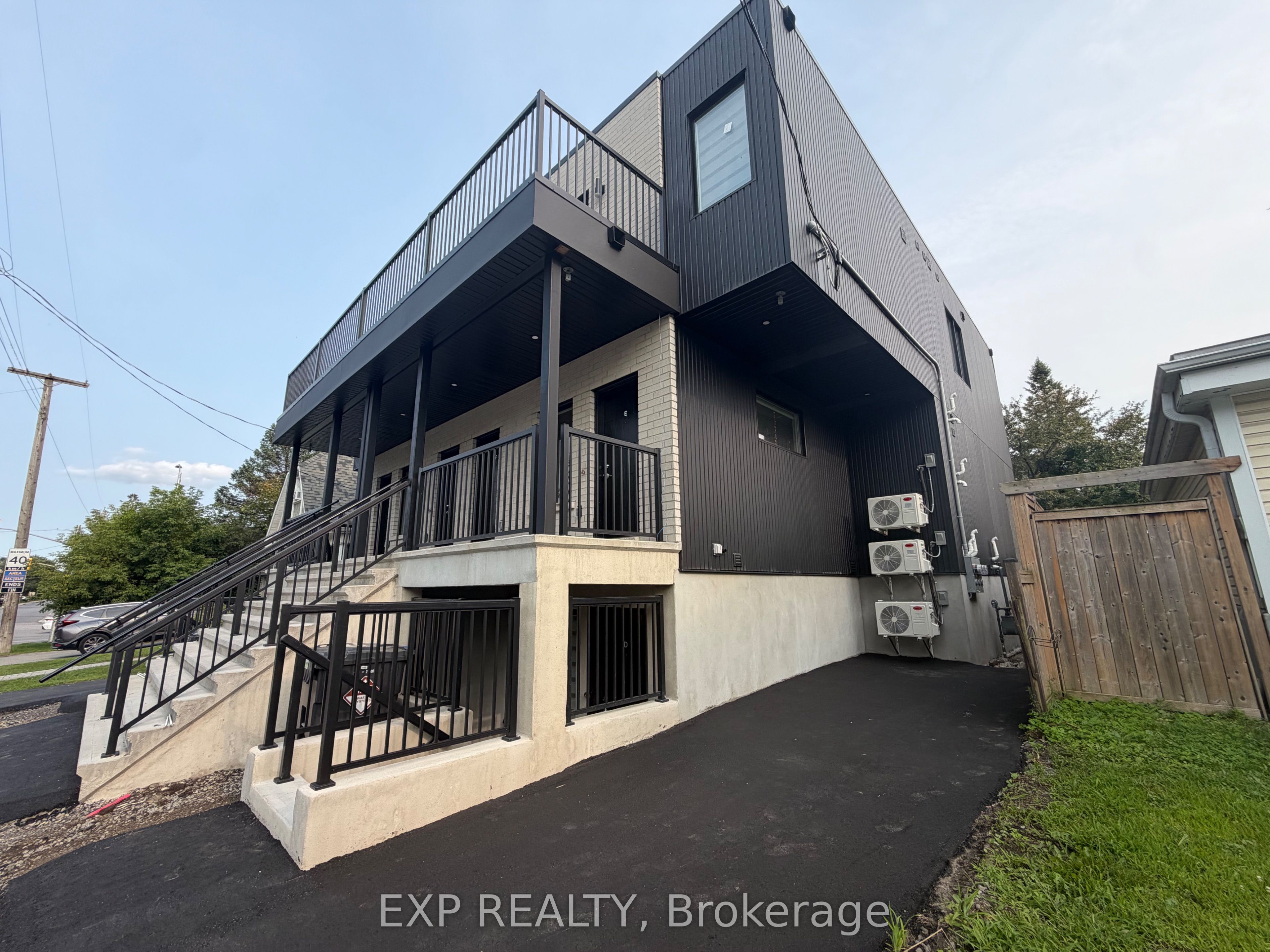 48 Queen Mary Street, Overbrook - Castleheights and Area, ON K1K 1X9