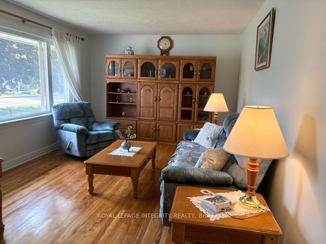 393 W Spartan Avenue W, Overbrook - Castleheights and Area, ON K1K 1J6 photo 5