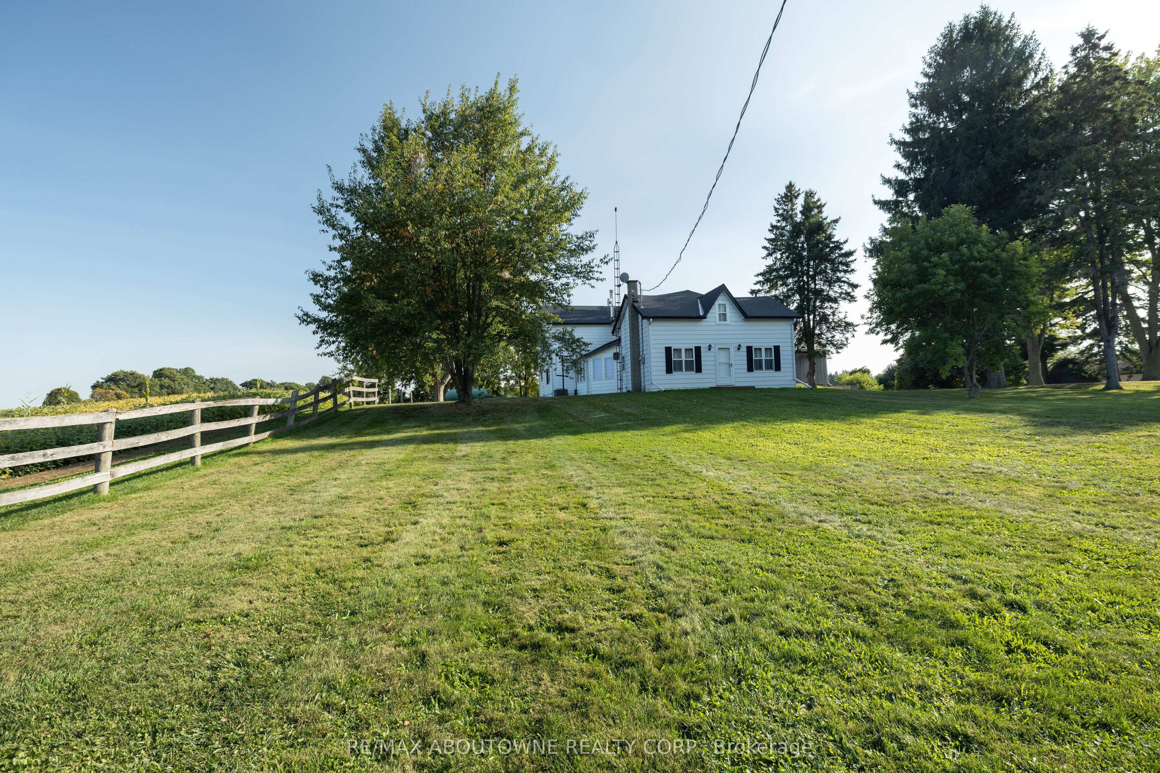 3276 Governors Road, Hamilton, ON L0R 1T0 photo 2