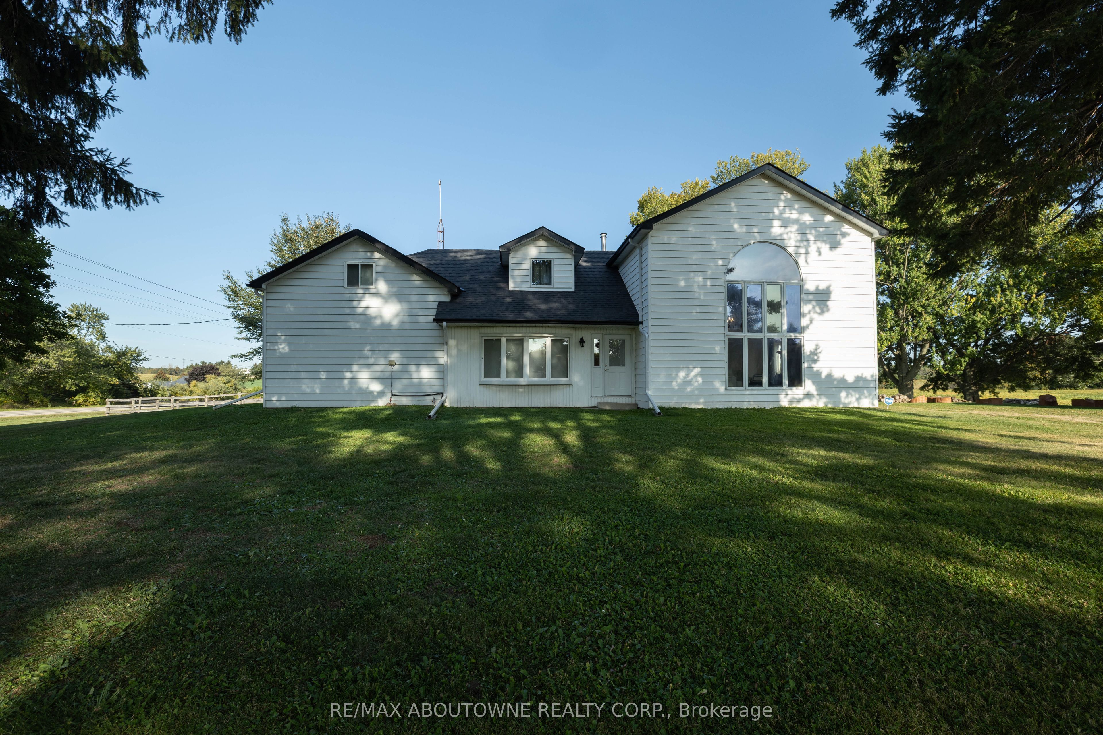 3276 Governors Road, Hamilton, ON L0R 1T0 photo 3
