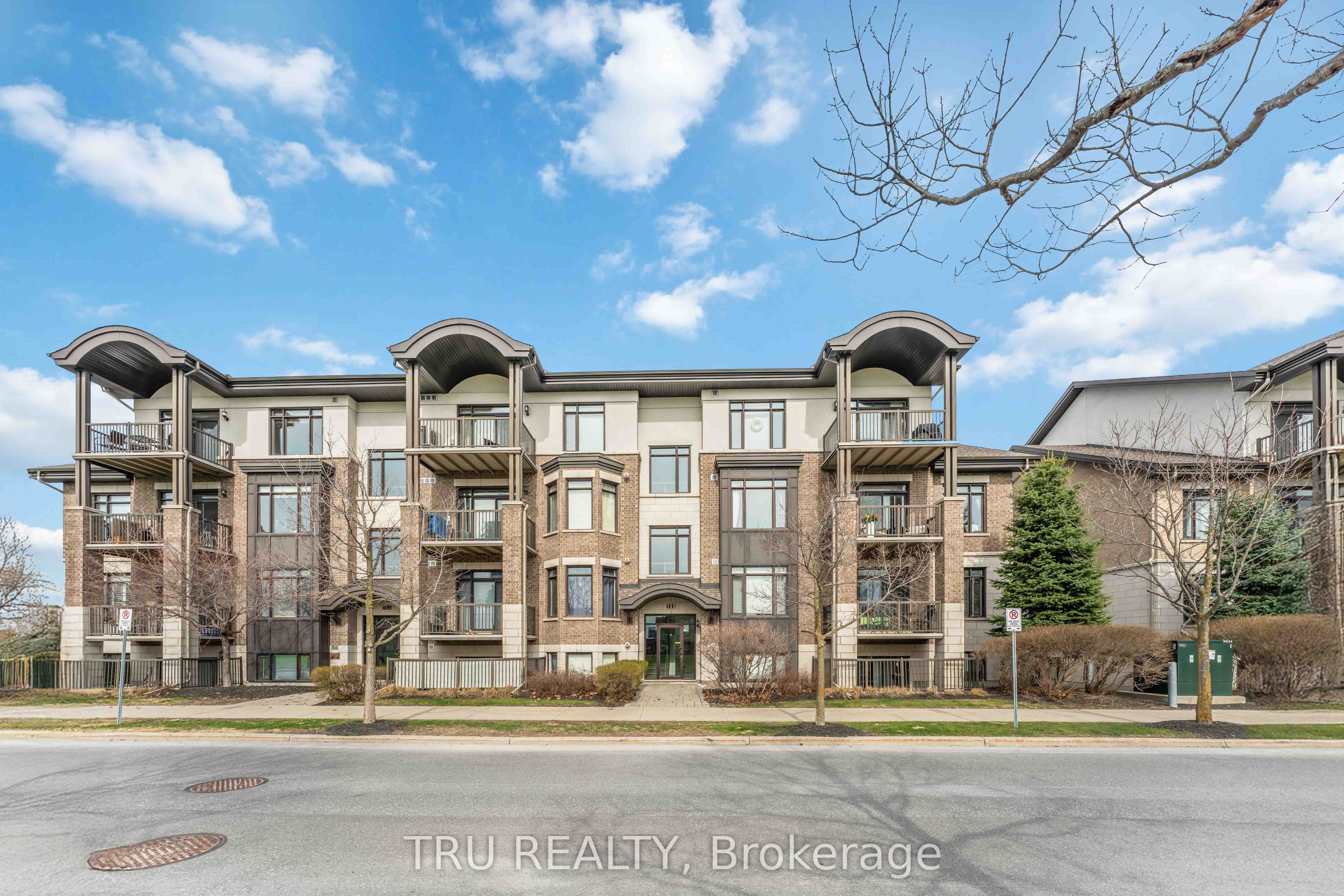 755 Beauparc Private 301, Cyrville - Carson Grove - Pineview, ON K1J 0B5