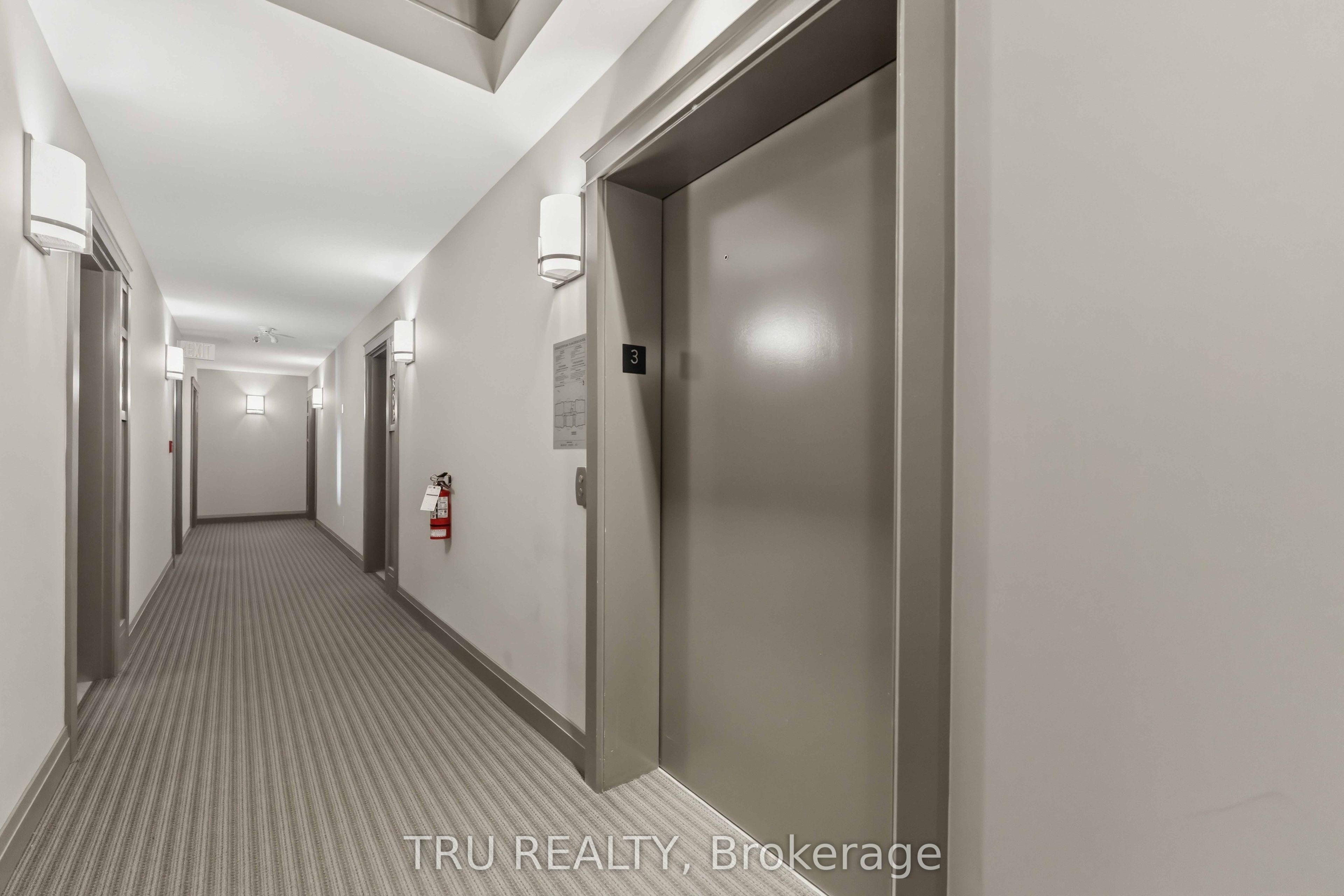 755 Beauparc Private 301, Cyrville - Carson Grove - Pineview, ON K1J 0B5 photo 3