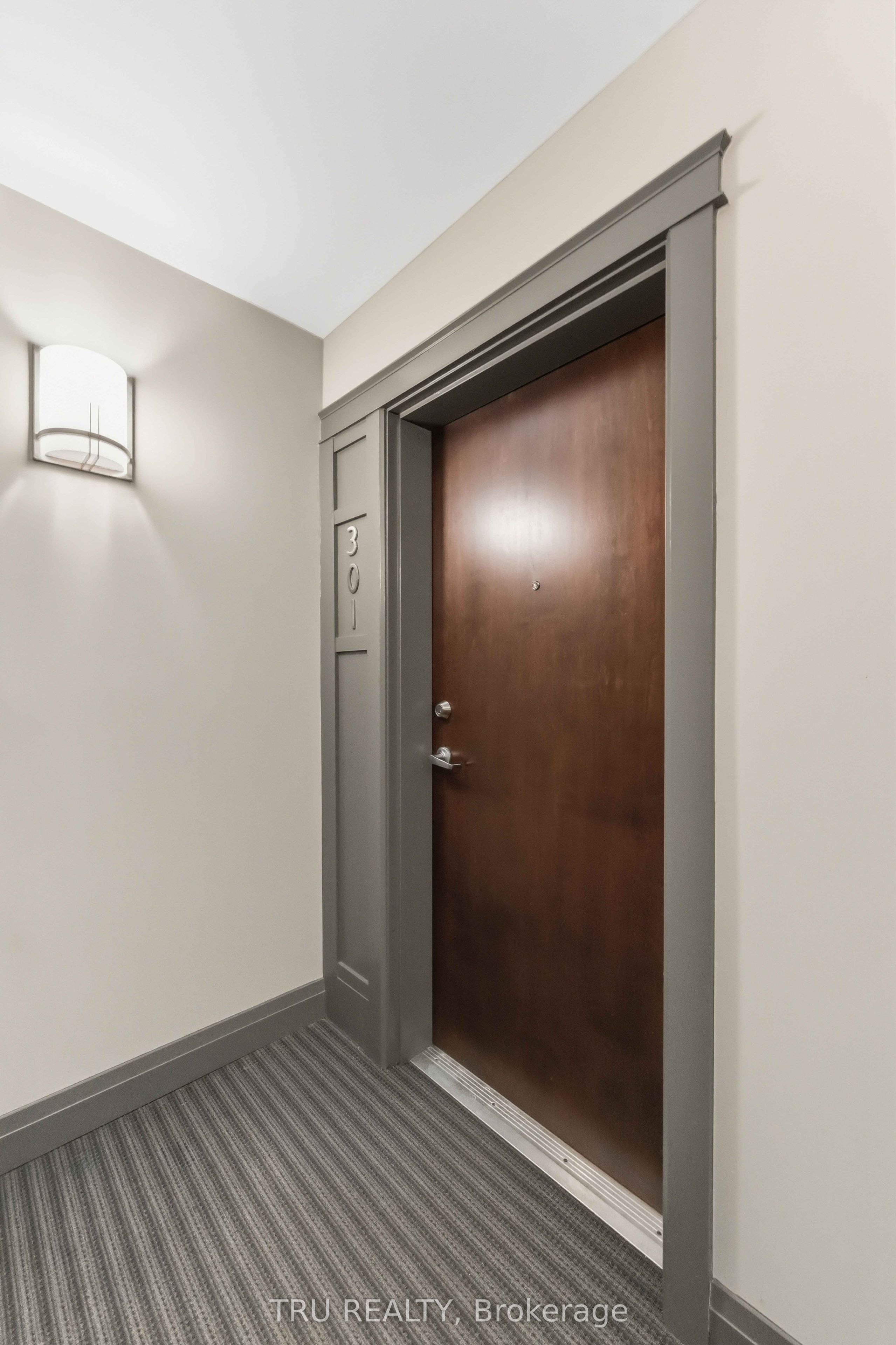 755 Beauparc Private 301, Cyrville - Carson Grove - Pineview, ON K1J 0B5 photo 4