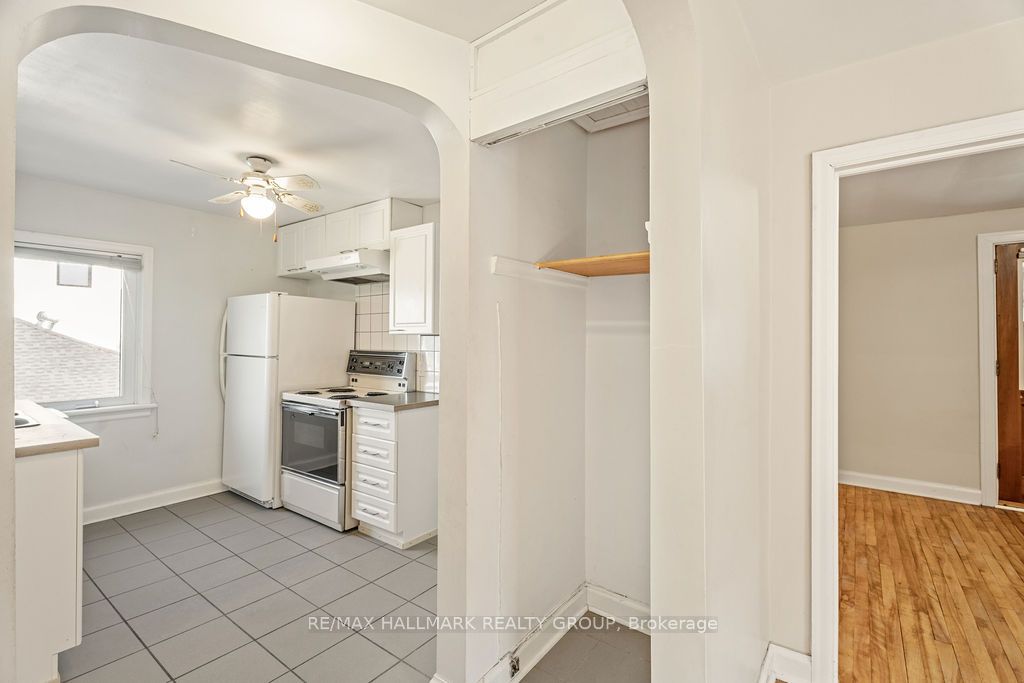 359 Dominion Avenue 2, Carlingwood - Westboro and Area, ON K2A 2H1 photo 5