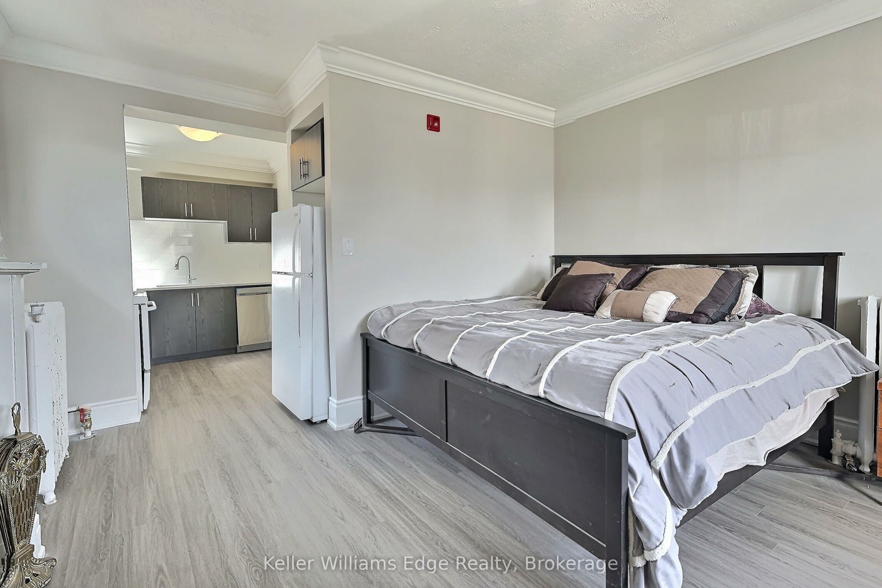 8 Tisdale Street S 5, Hamilton, ON L8N 2V9 photo 3