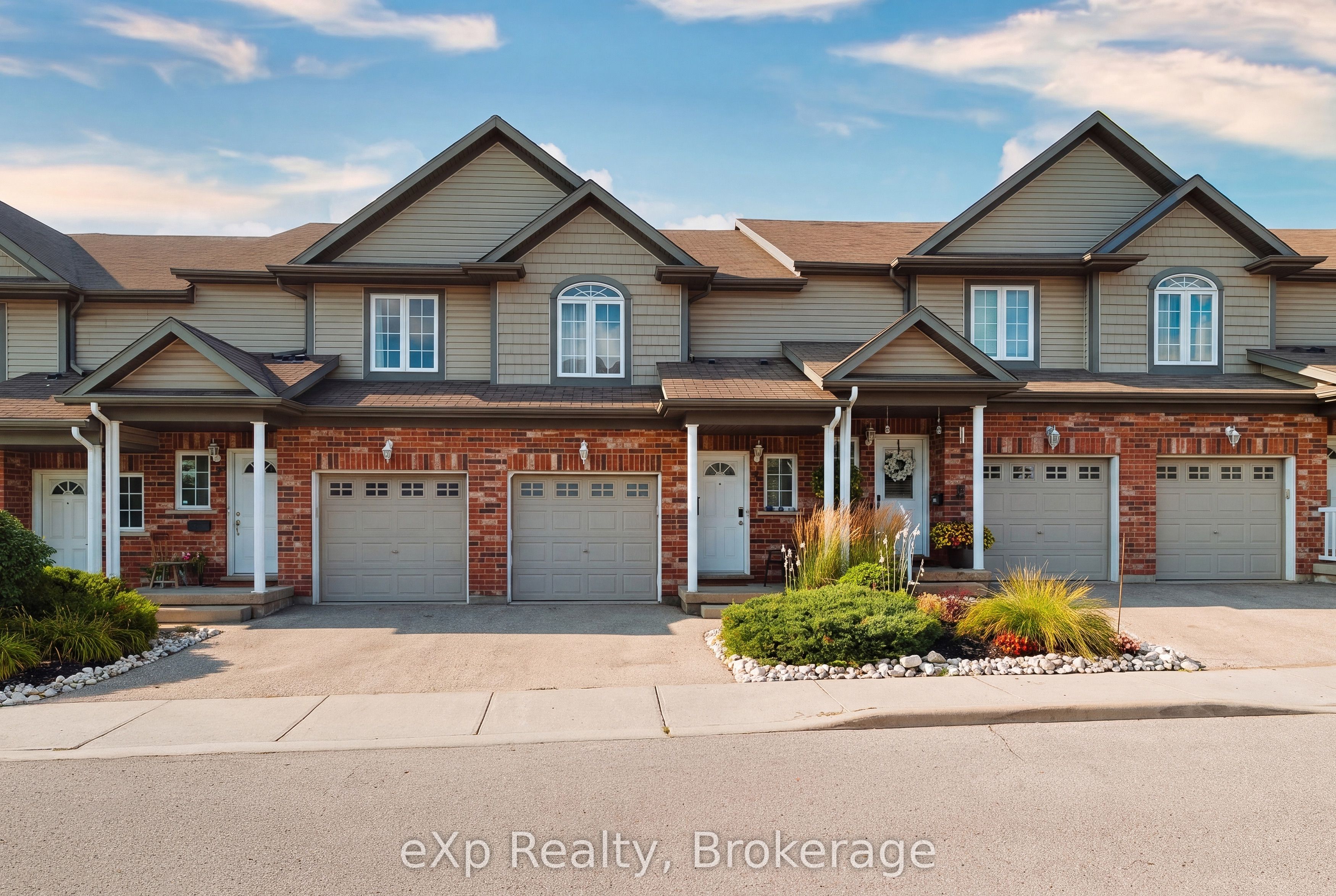 975 Strasburg Road 4, Kitchener, ON N2E 0A8