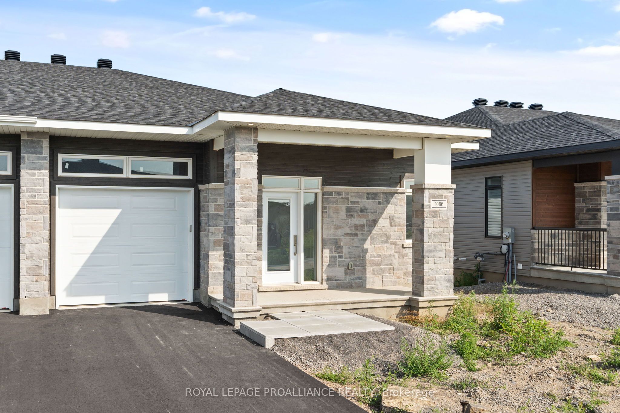 1086 Moore Street, Brockville, ON K6V 0H2 photo 2