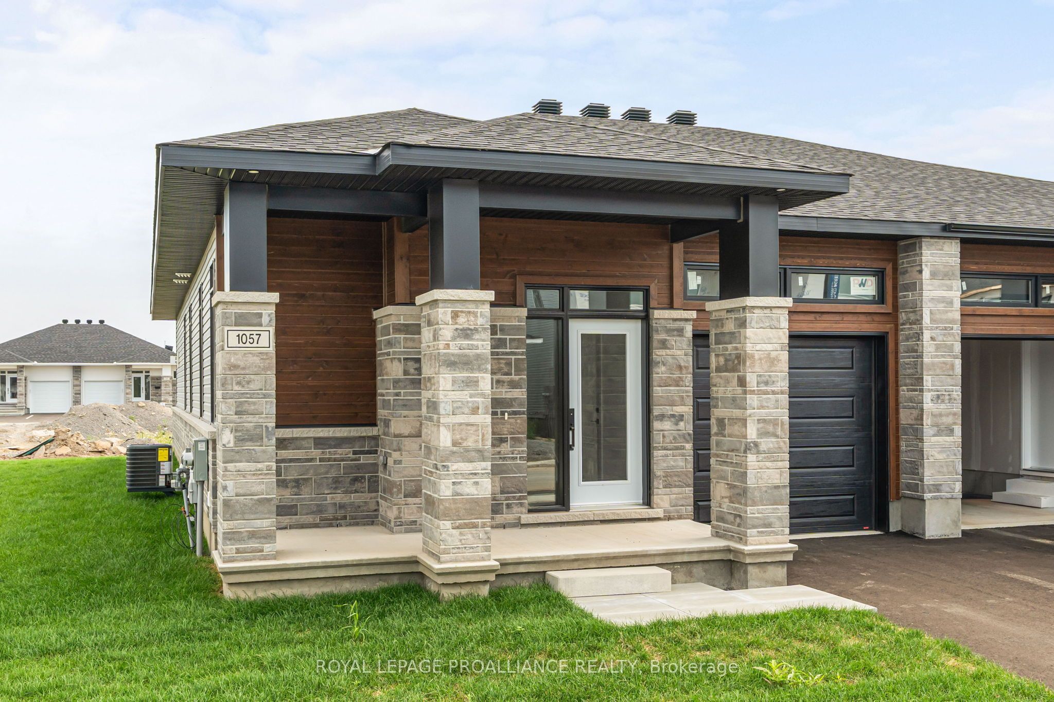 1057 Moore Street, Brockville, ON K6V 0H1 photo 2