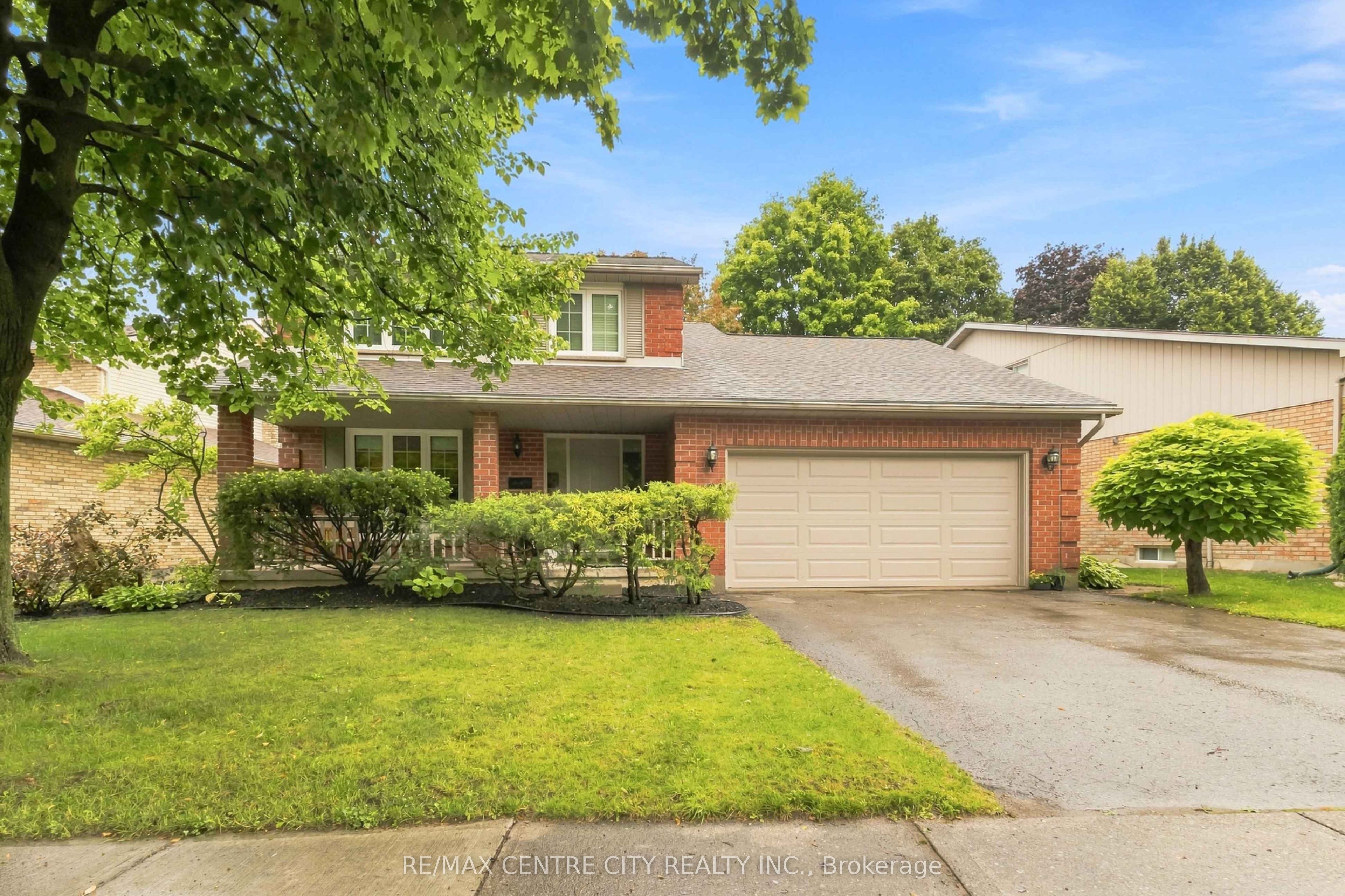194 Whisperwood Avenue, London South, ON N6K 4C8
