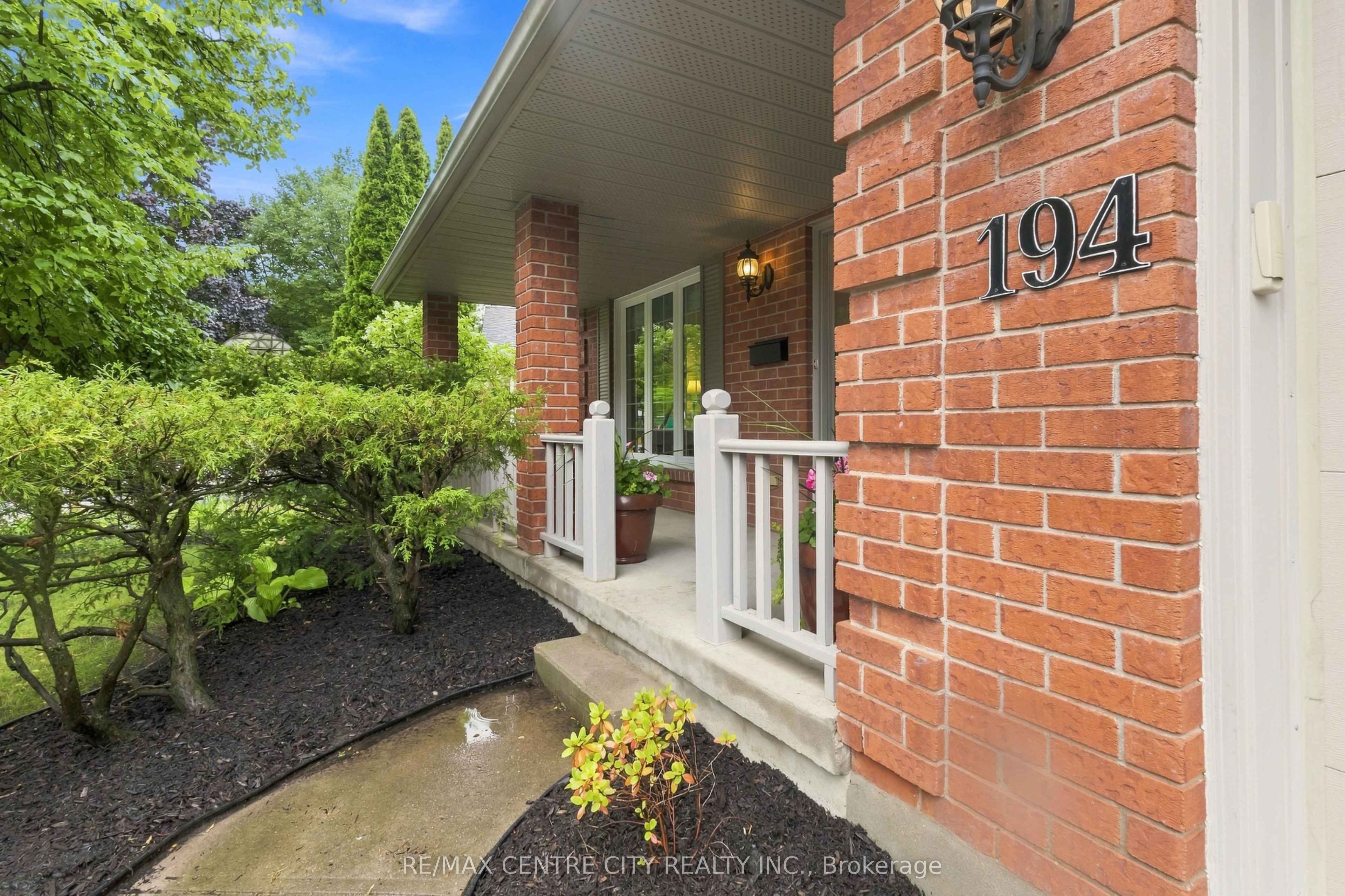 194 Whisperwood Avenue, London South, ON N6K 4C8 photo 3