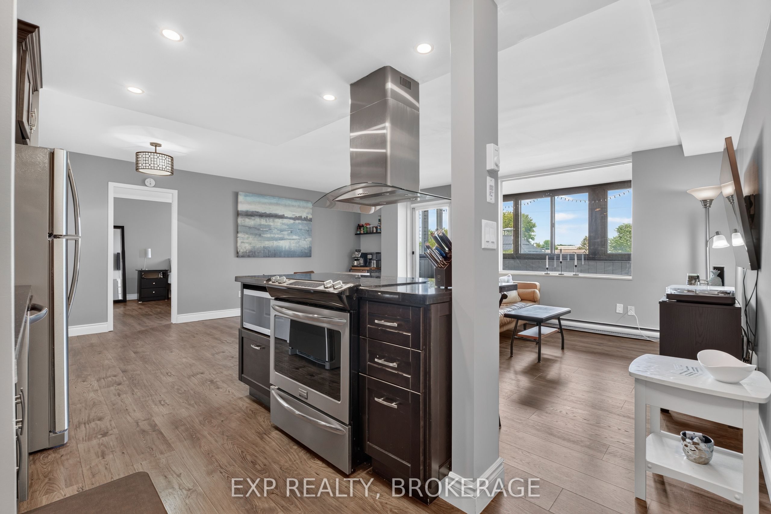 2 MOWAT Avenue 202, Kingston, ON K7M 1K1 photo 3