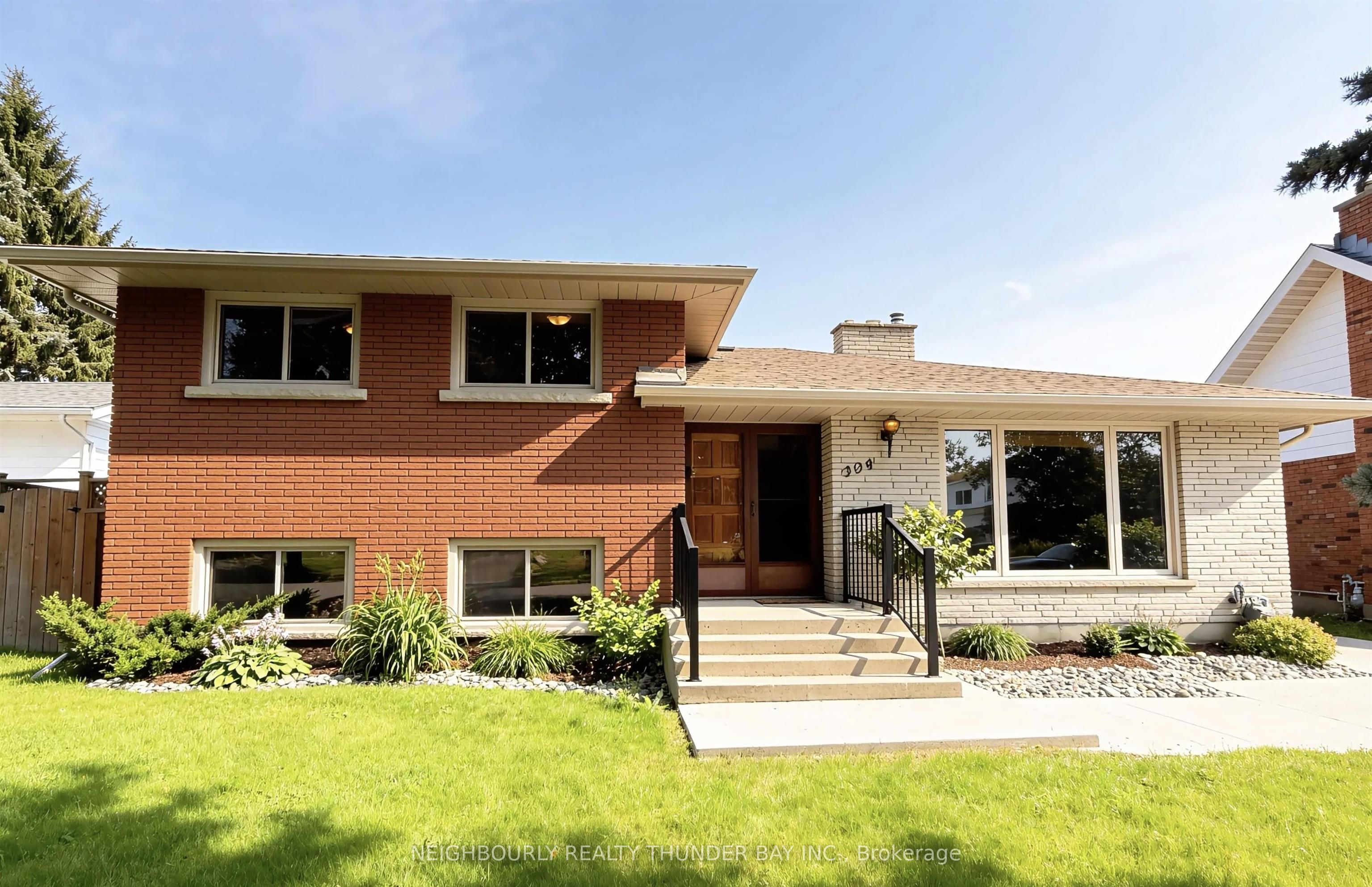 204 Anten Street, Thunder Bay, ON P7B 5J6