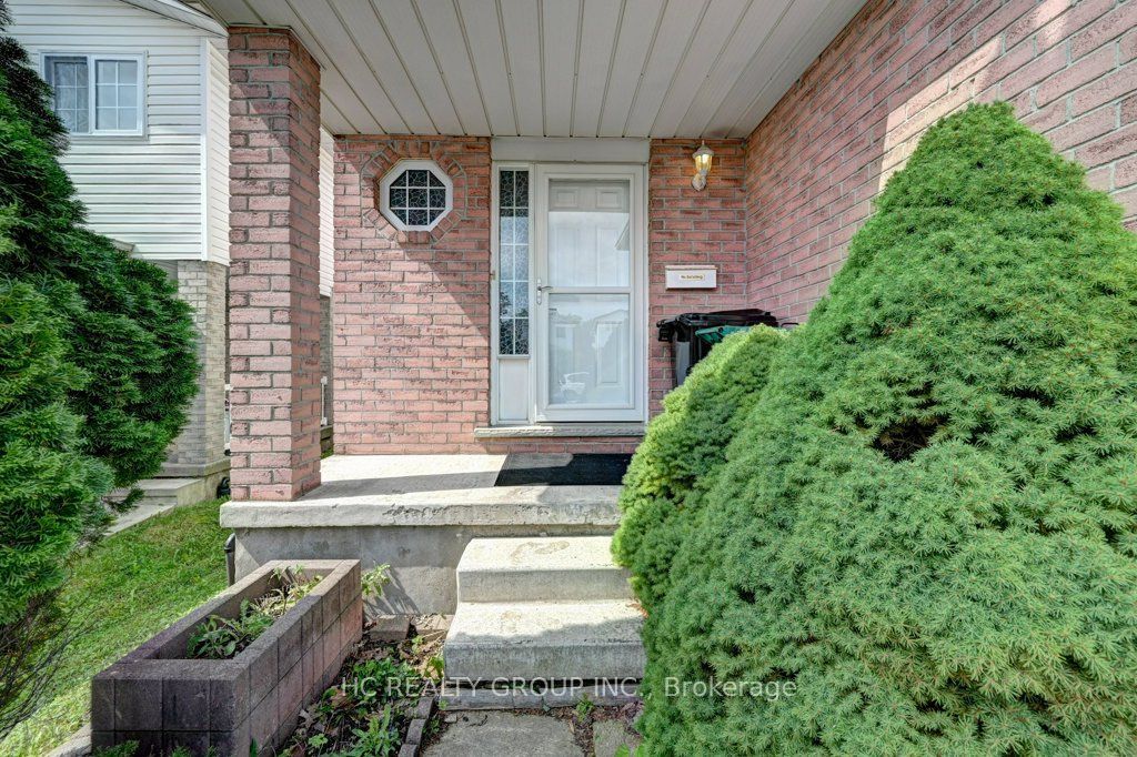 271 Resurrection Drive, Kitchener, ON N2N 3H4 photo 4