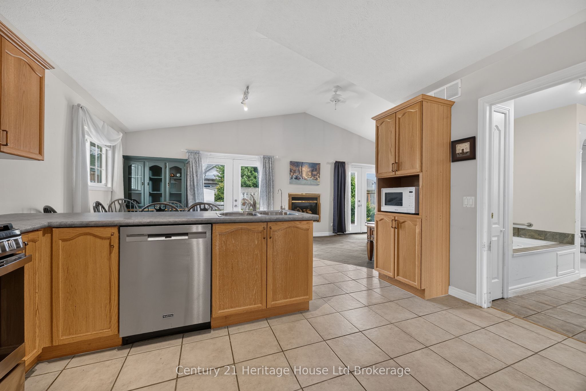 26 Peach Street, Tillsonburg, ON N4G 5N6 photo 5