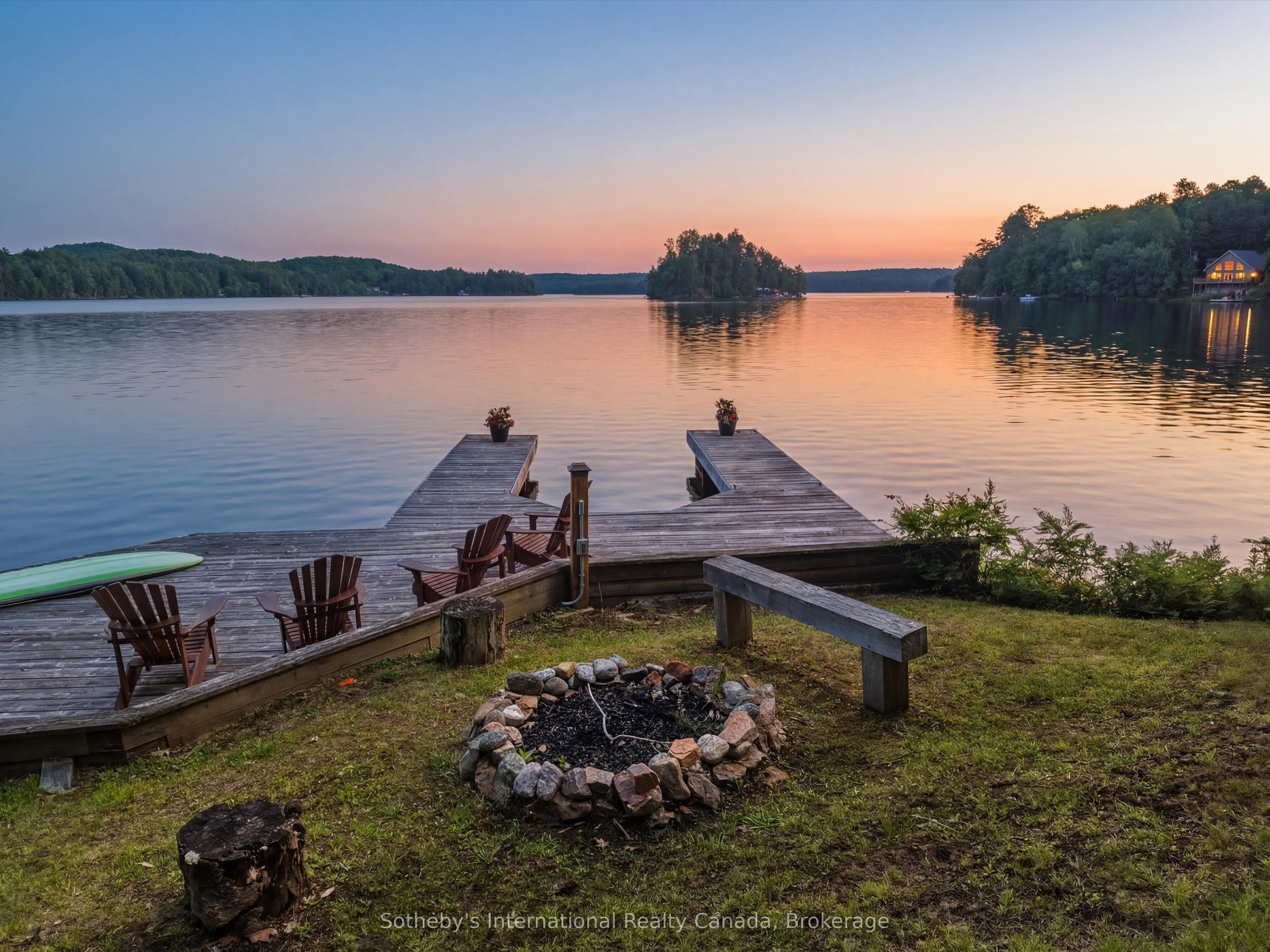 1054 Hilltop Crescent, Lake of Bays, ON P0A 1H0 photo 3