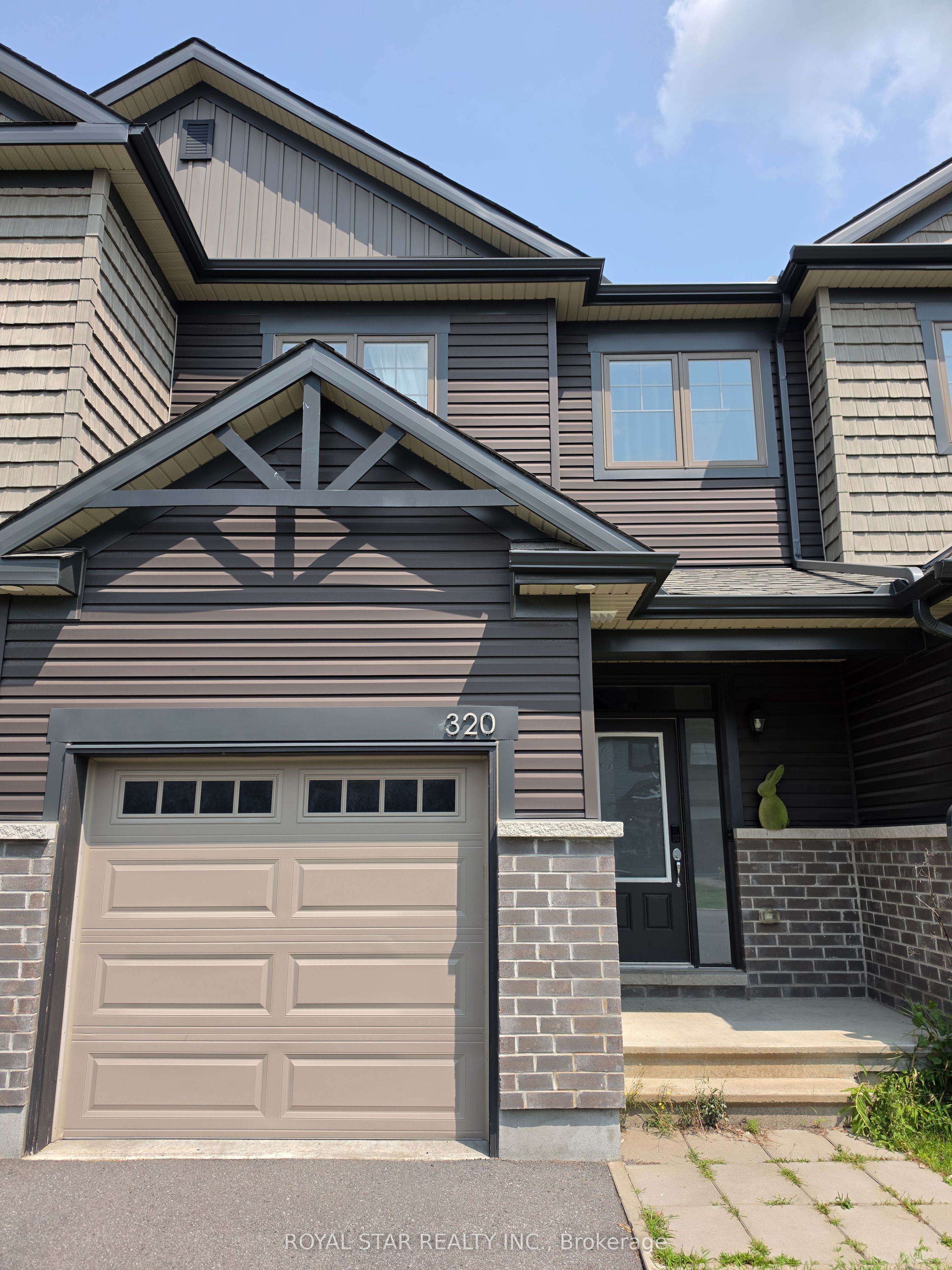 320 Grackle Street, Blossom Park - Airport and Area, ON K1X 0G6 photo 2