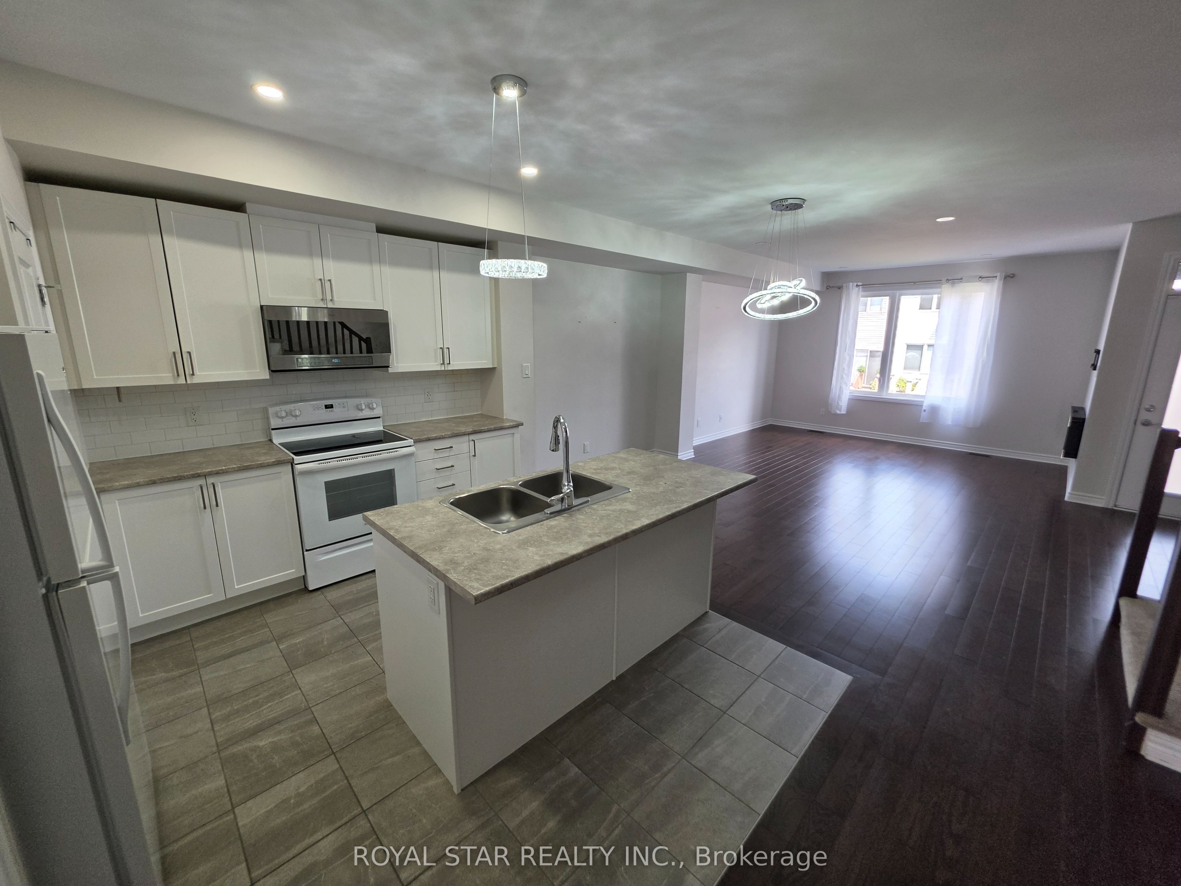 320 Grackle Street, Blossom Park - Airport and Area, ON K1X 0G6 photo 3