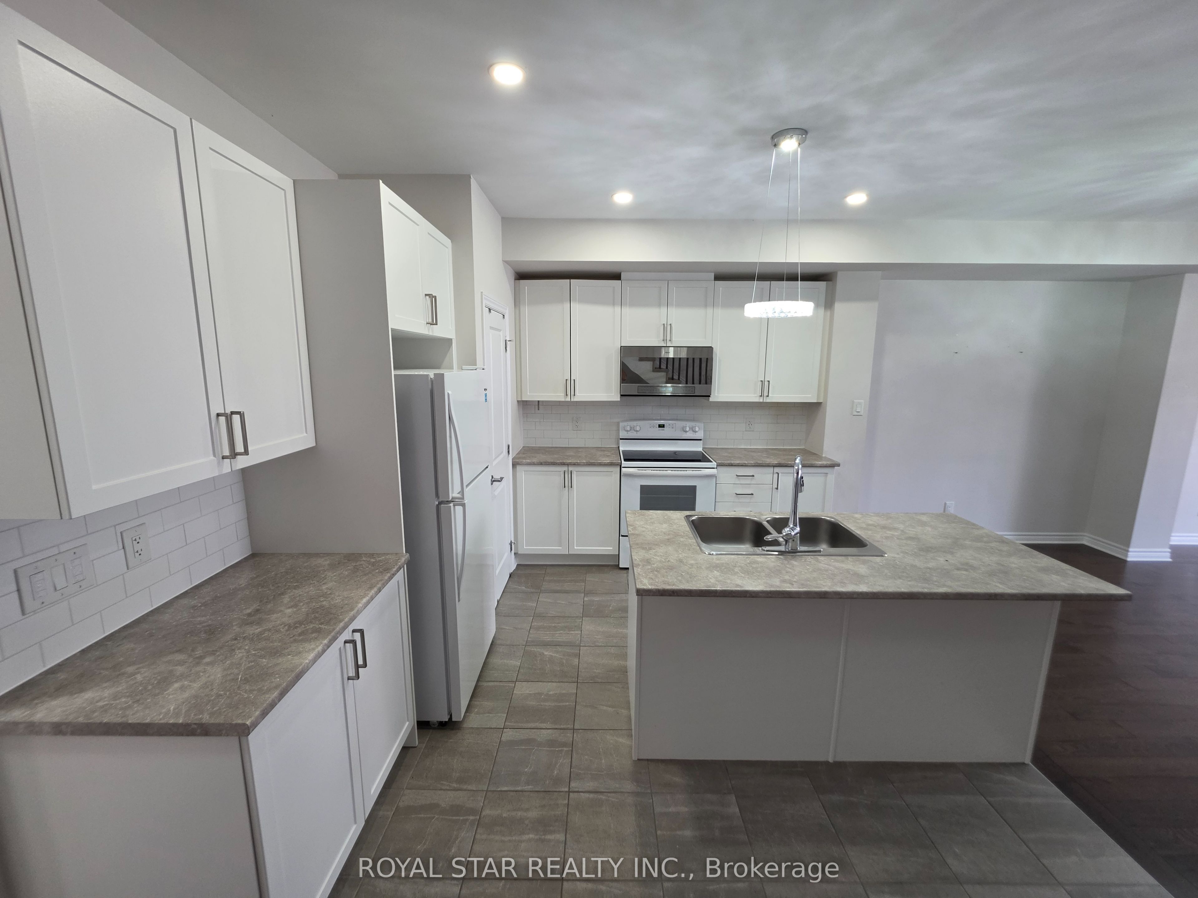 320 Grackle Street, Blossom Park - Airport and Area, ON K1X 0G6 photo 4