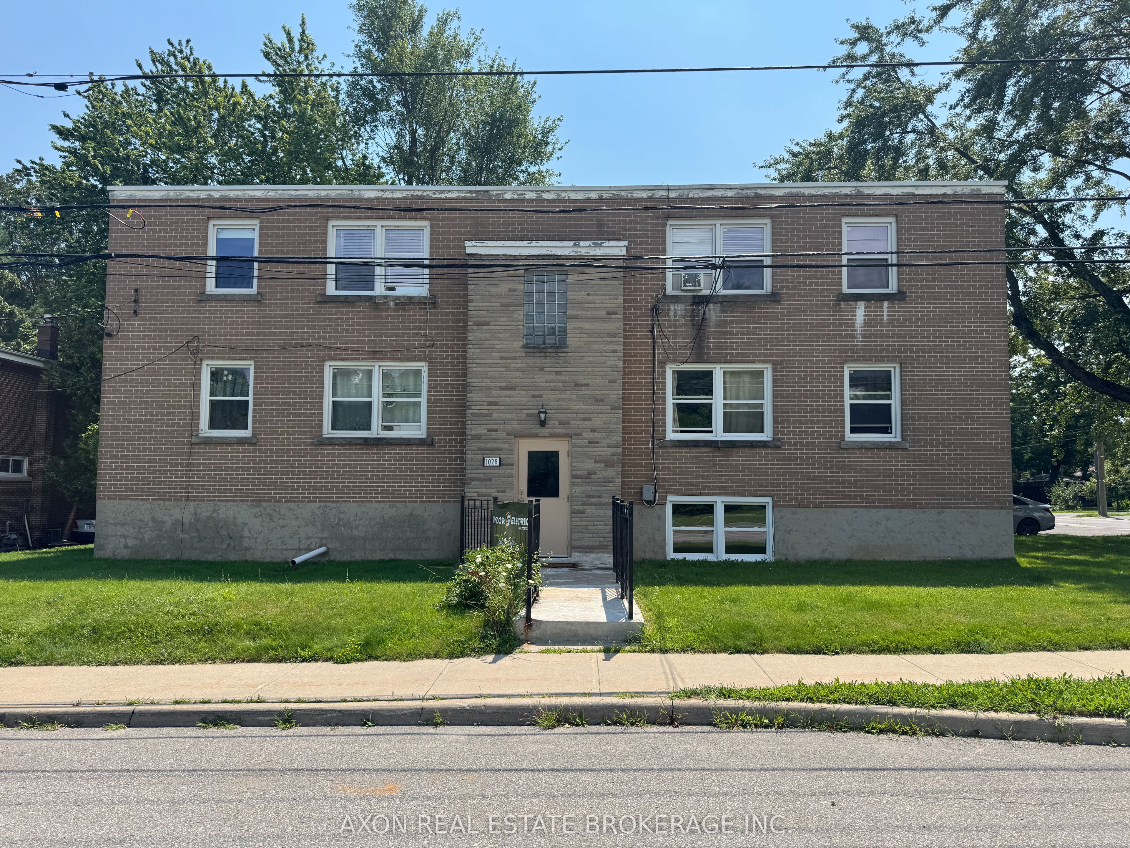 1028 Johnson Street, Kingston, ON K7M 2N4 photo 2