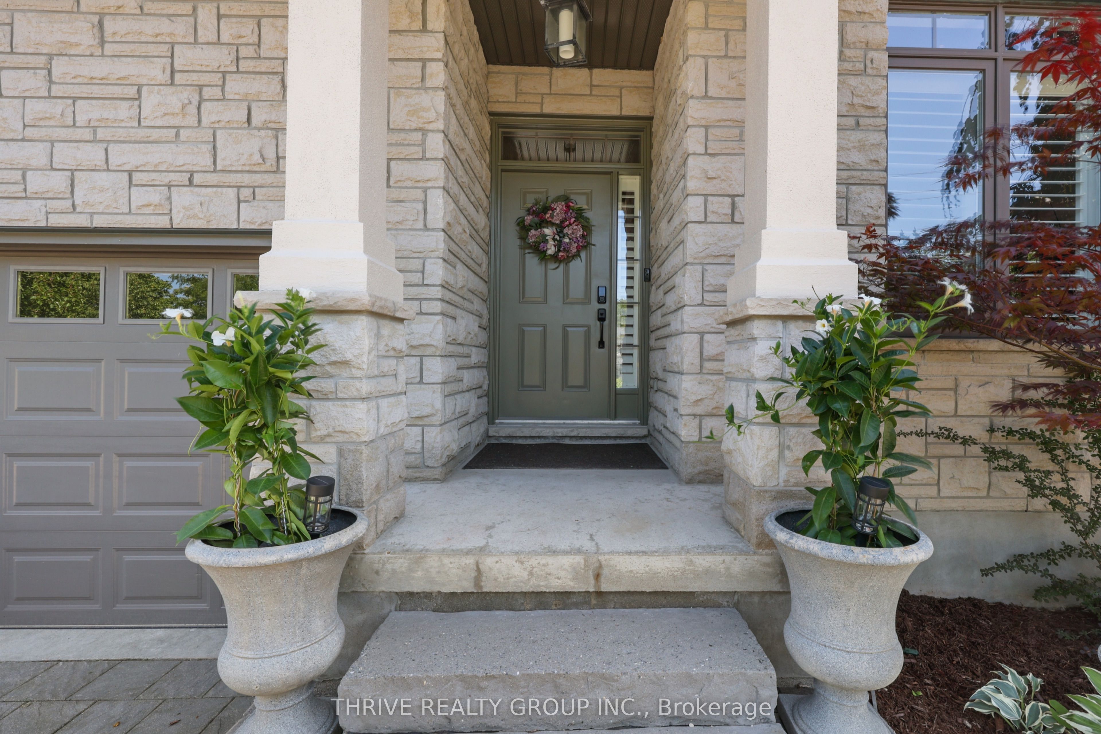 696 Commissioners Road 5, London South, ON N6K 1B9 photo 4
