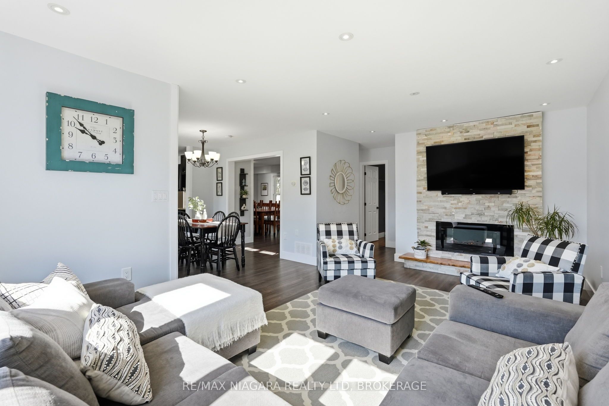 12 Lakeview Avenue, Grimsby, ON L3M 3M1 photo 2