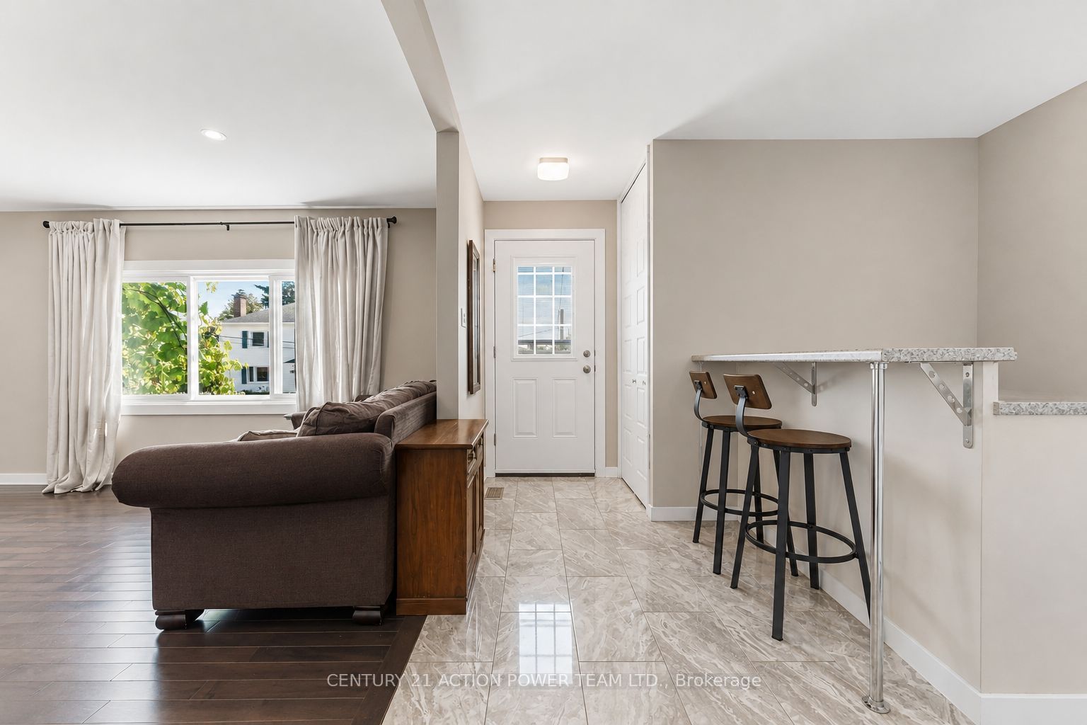 1221 Kitchener Avenue W, Hunt Club - South Keys and Area, ON K1V 6W4 photo 4