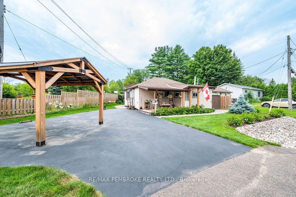890 Lea Street, Pembroke, ON K8A 6H7