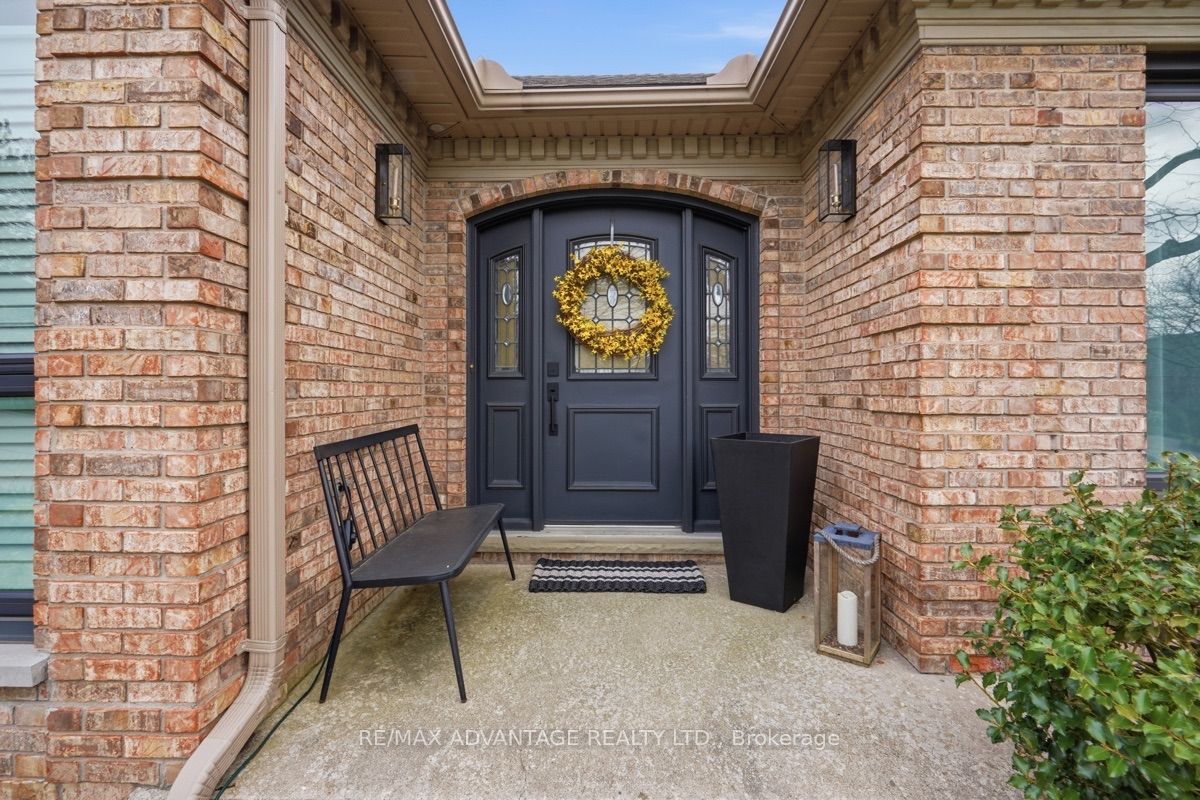 1 Smallman Drive, London North, ON N6G 4R3 photo 4