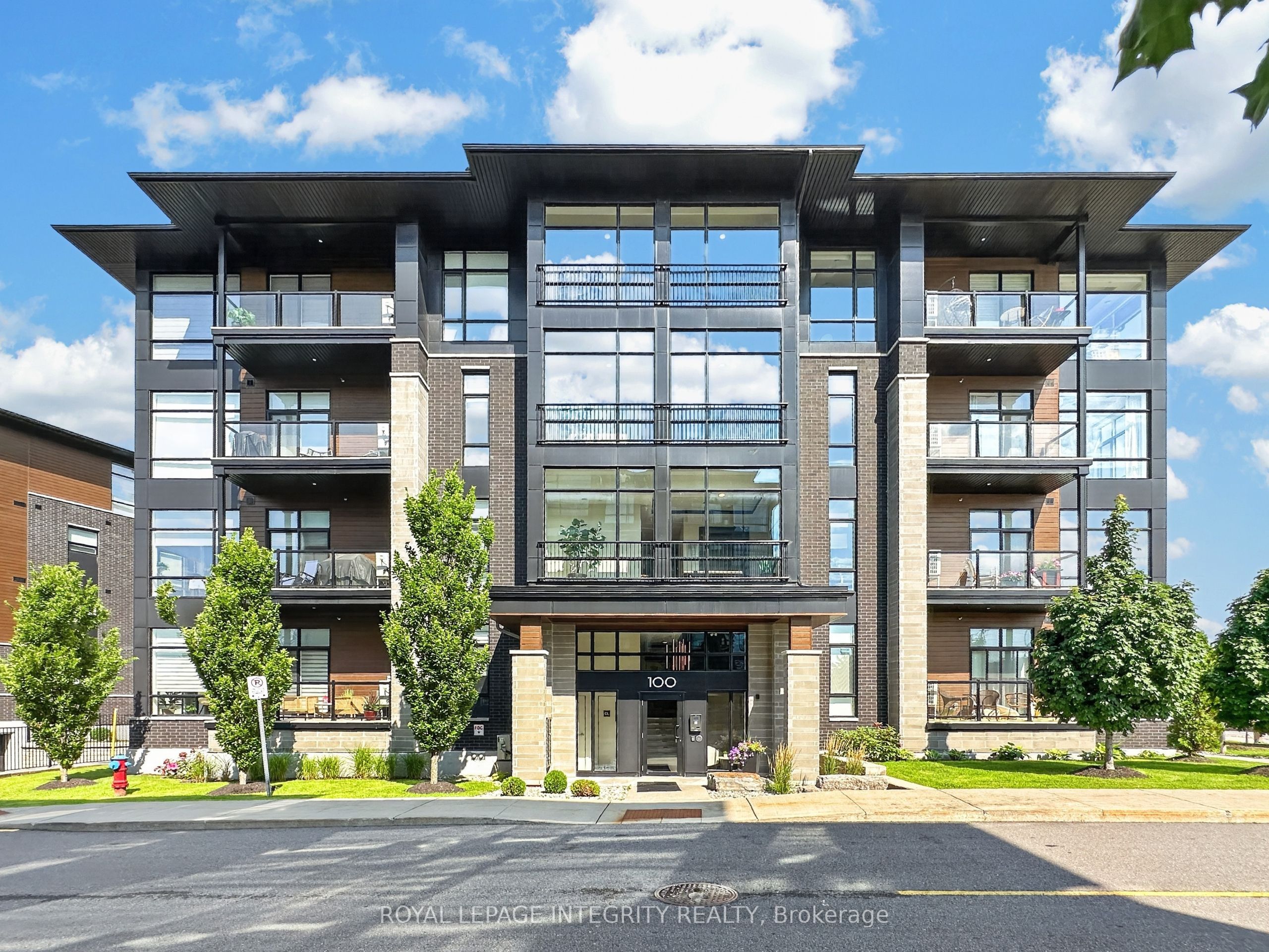 100 Cortile Private 303, Blossom Park - Airport and Area, ON K1V 2S8
