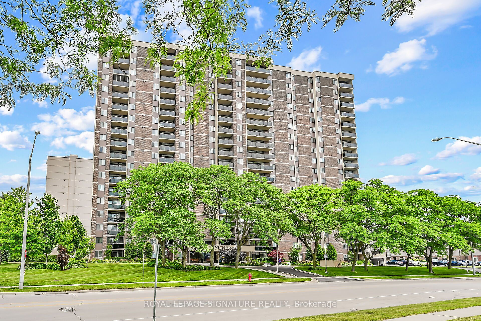 301 Frances Avenue 907, Hamilton, ON L8E 3W6 photo 2