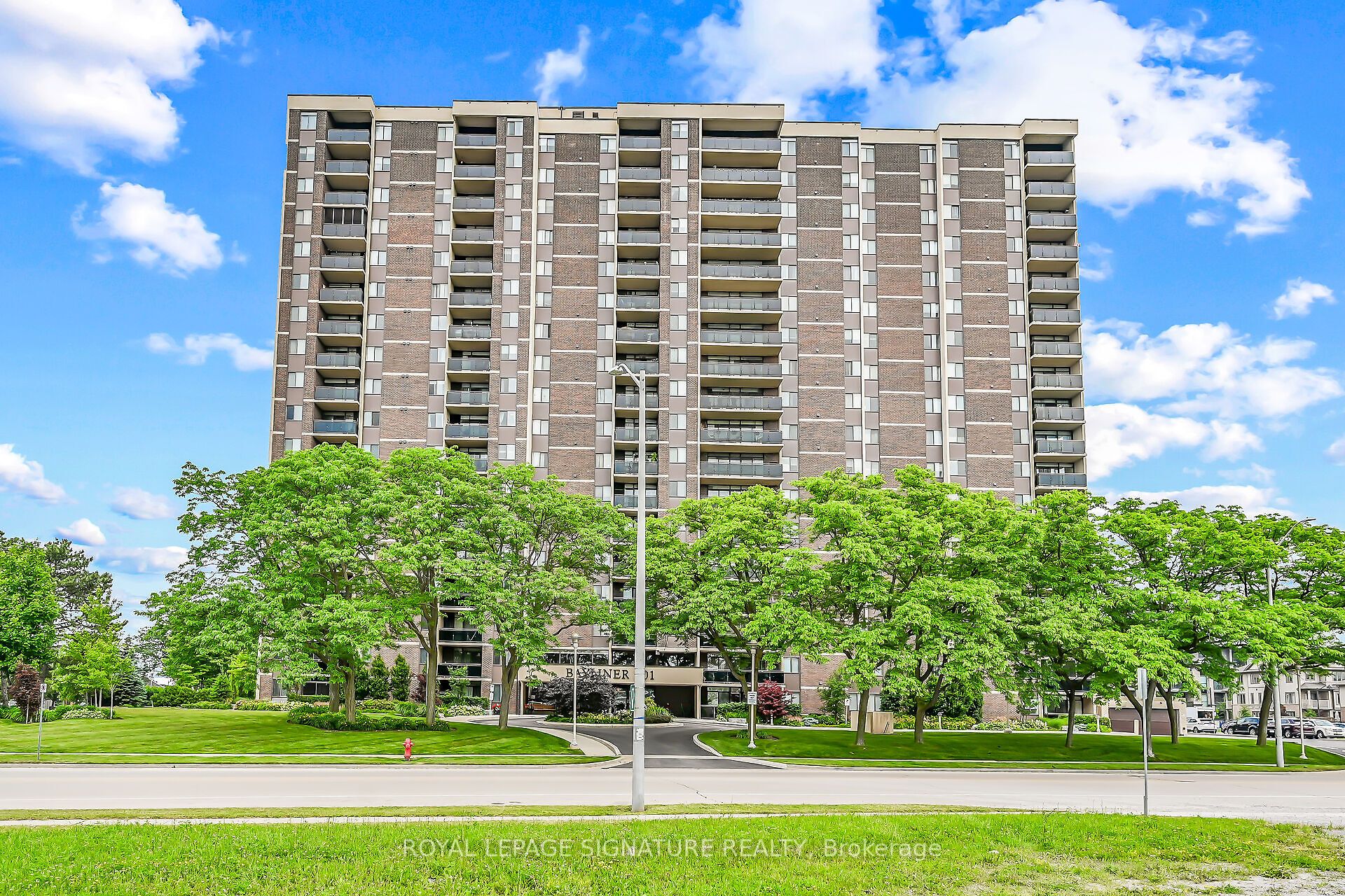 301 Frances Avenue 907, Hamilton, ON L8E 3W6 photo 3