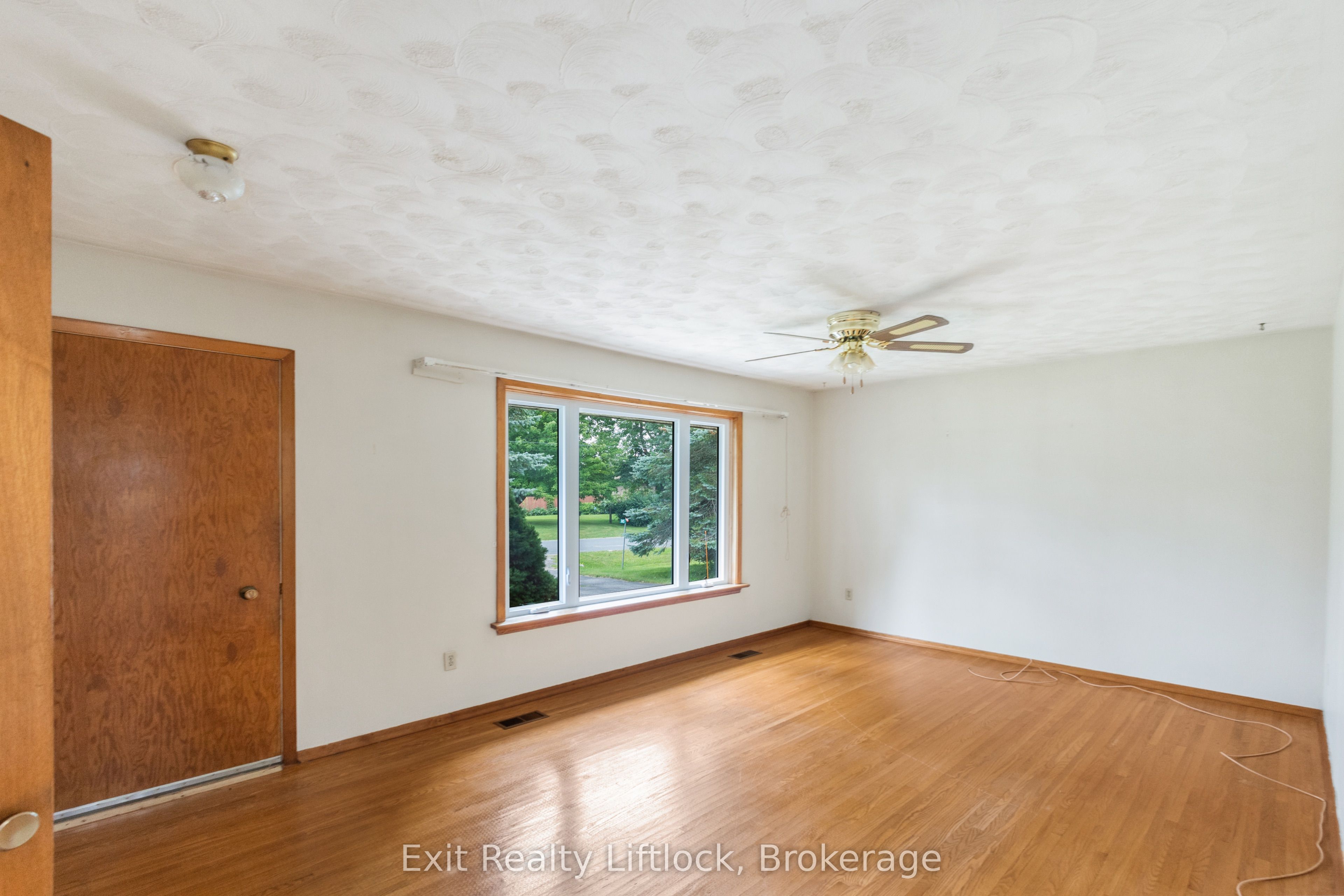 745 Baltic Drive, Selwyn, ON K9L 1L8 photo 4