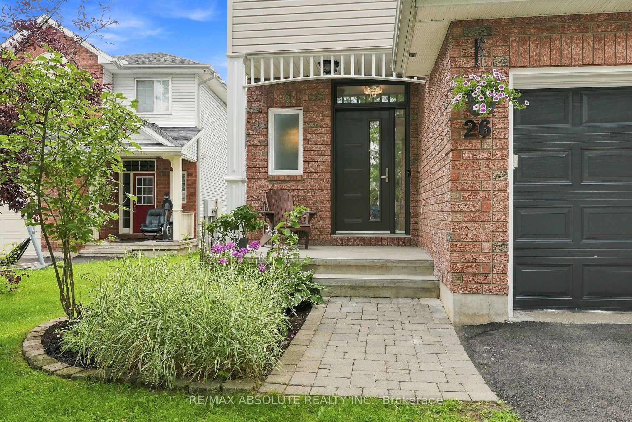 26 Milner Downs Crescent, Kanata, ON K2M 2S3 photo 2