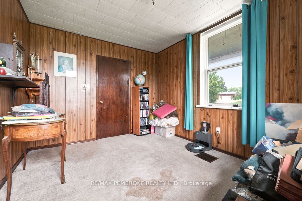 601 Silver Lake Road, Bonnechere Valley, ON K0J 1T0 photo 3
