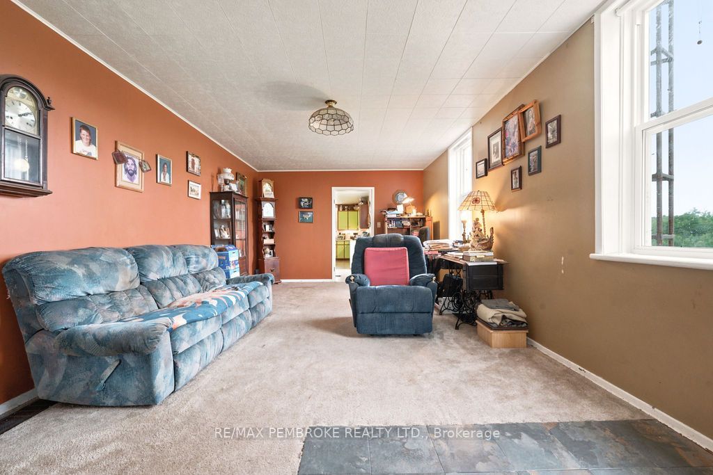 601 Silver Lake Road, Bonnechere Valley, ON K0J 1T0 photo 5