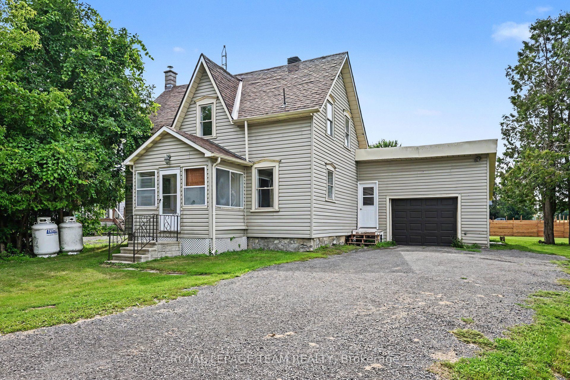 10526 Van Allen Road, North Dundas, ON K0E 1S0 photo 2