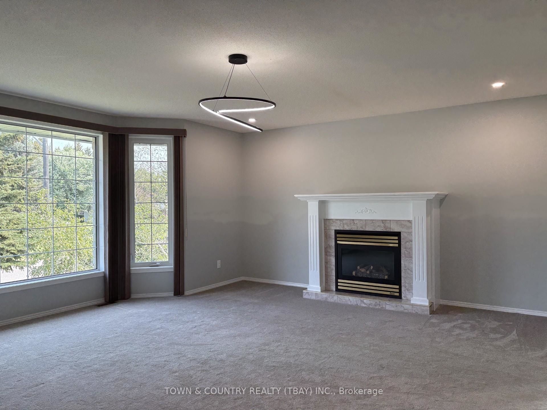 2156 Falconcrest Drive, Thunder Bay, ON P7J 1H5 photo 3