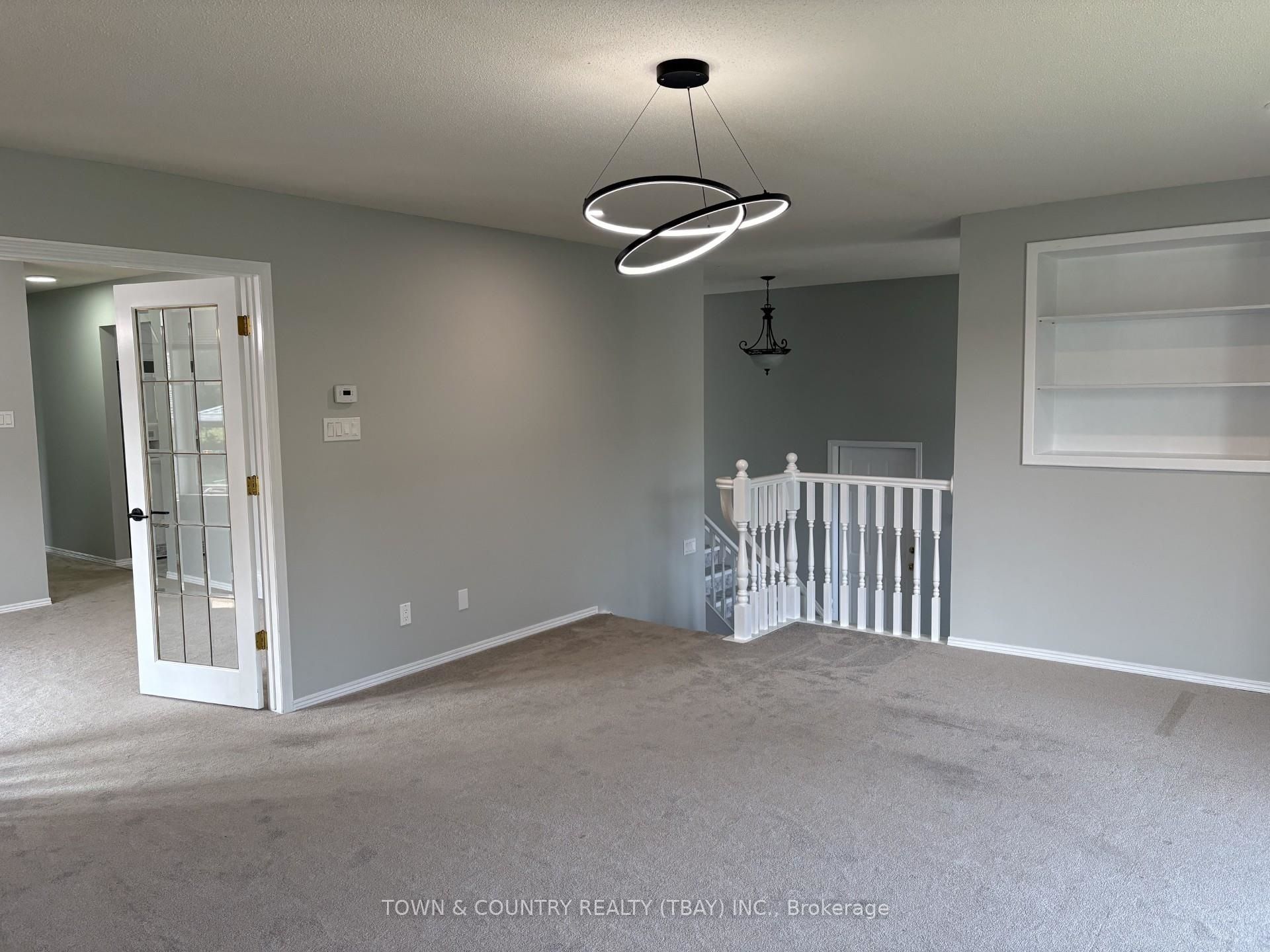 2156 Falconcrest Drive, Thunder Bay, ON P7J 1H5 photo 4
