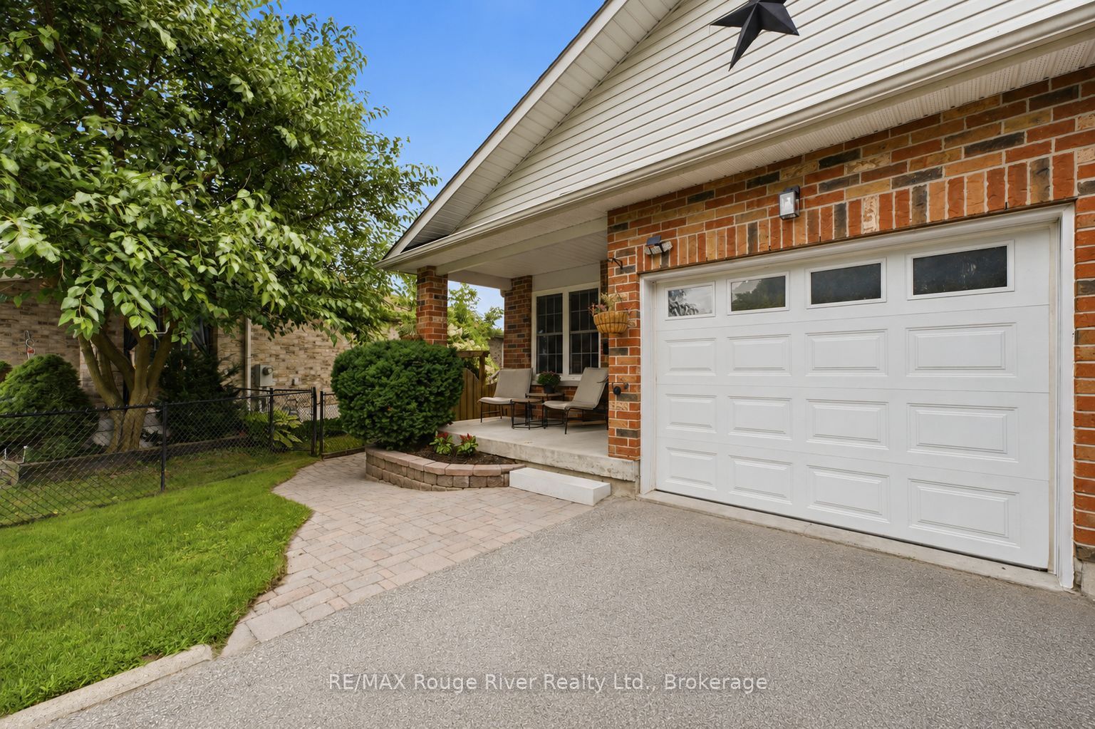 10 Talbot Drive W, Port Hope, ON L1A 4L2 photo 2